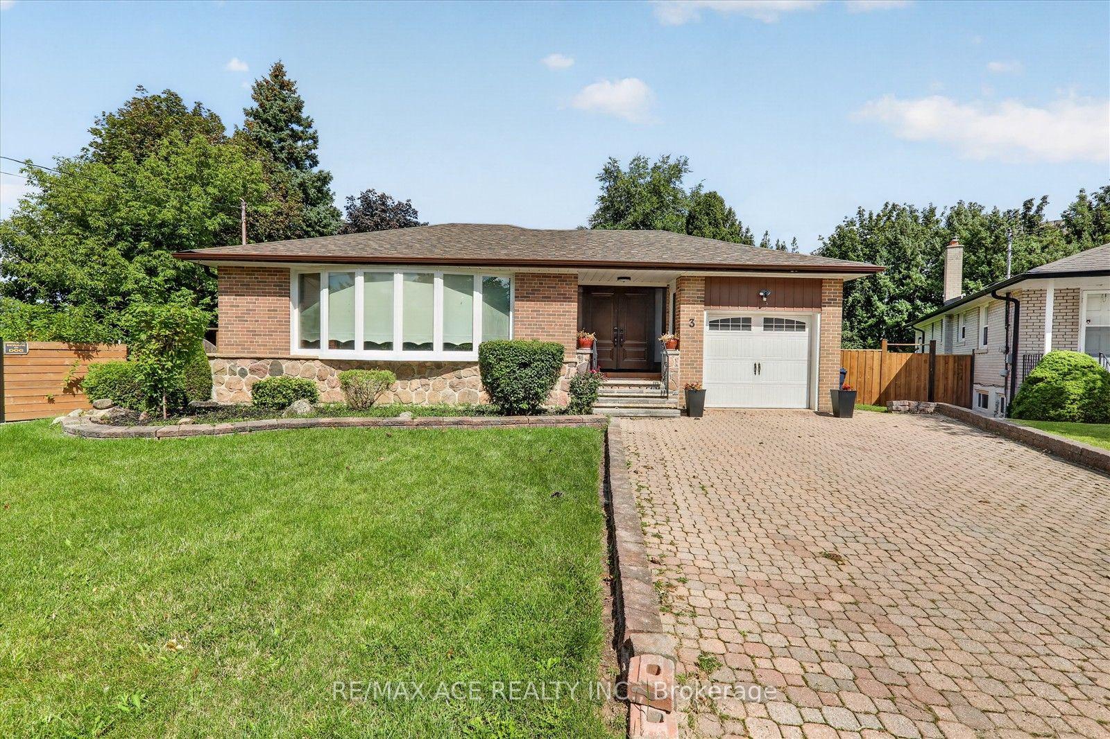 Photo 2 of 3 Pipestone Place, Etobicoke, Elms-Old Rexdale — HOMEH