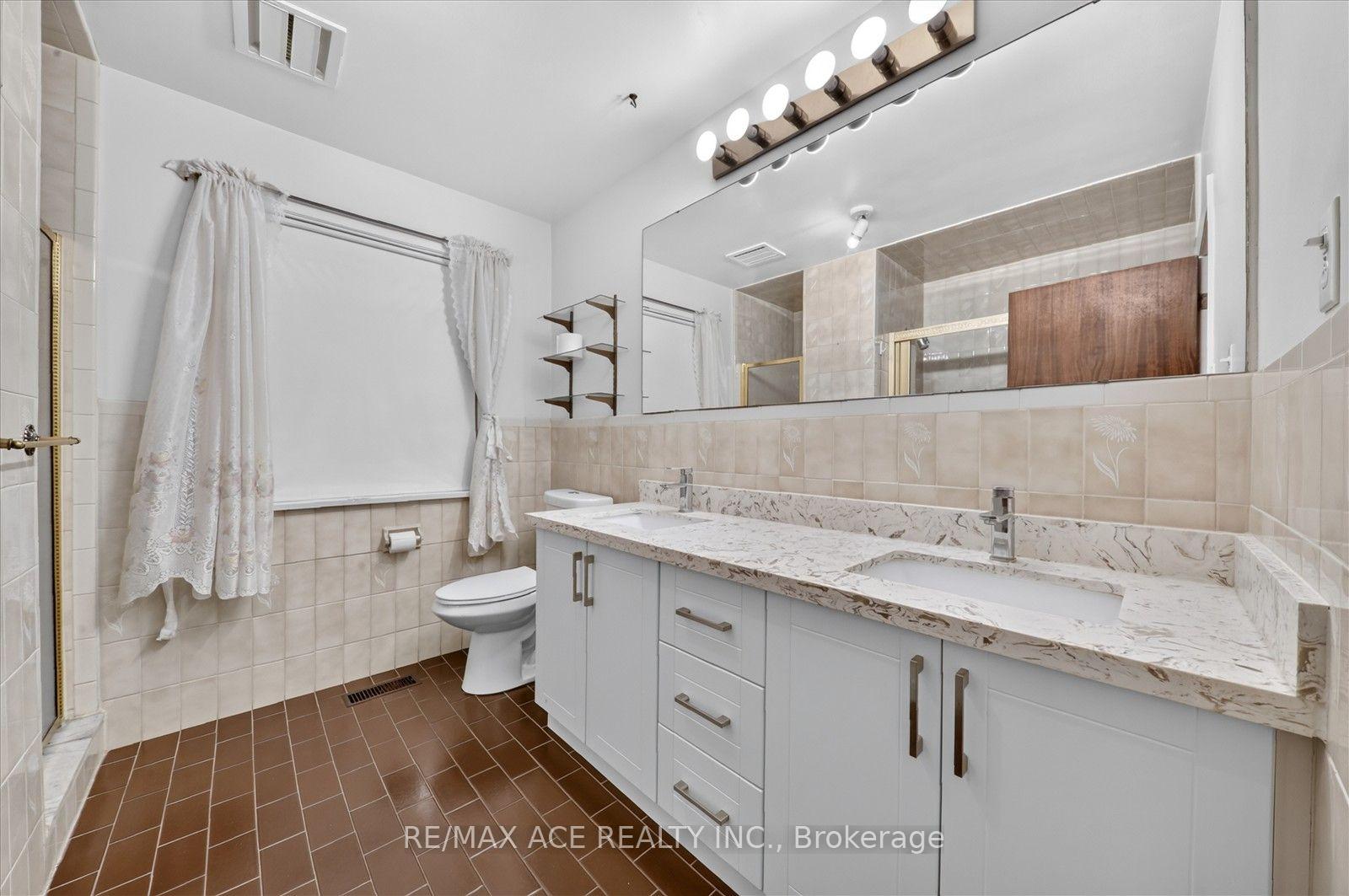 Photo 17 of 3 Pipestone Place, Etobicoke, Elms-Old Rexdale — HOMEH