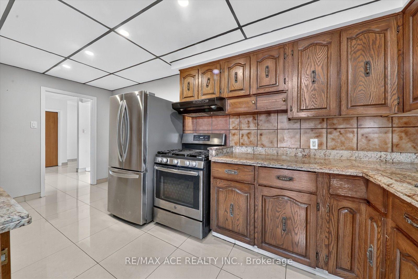 Photo 20 of 3 Pipestone Place, Etobicoke, Elms-Old Rexdale — HOMEH
