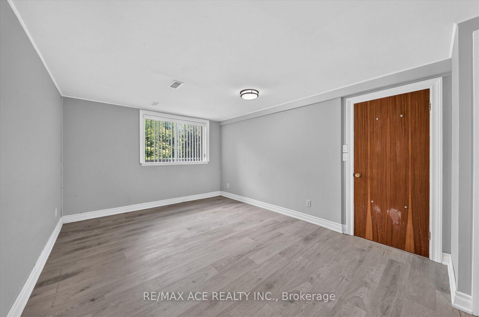 Photo 32 of 3 Pipestone Place, Etobicoke, Elms-Old Rexdale — HOMEH