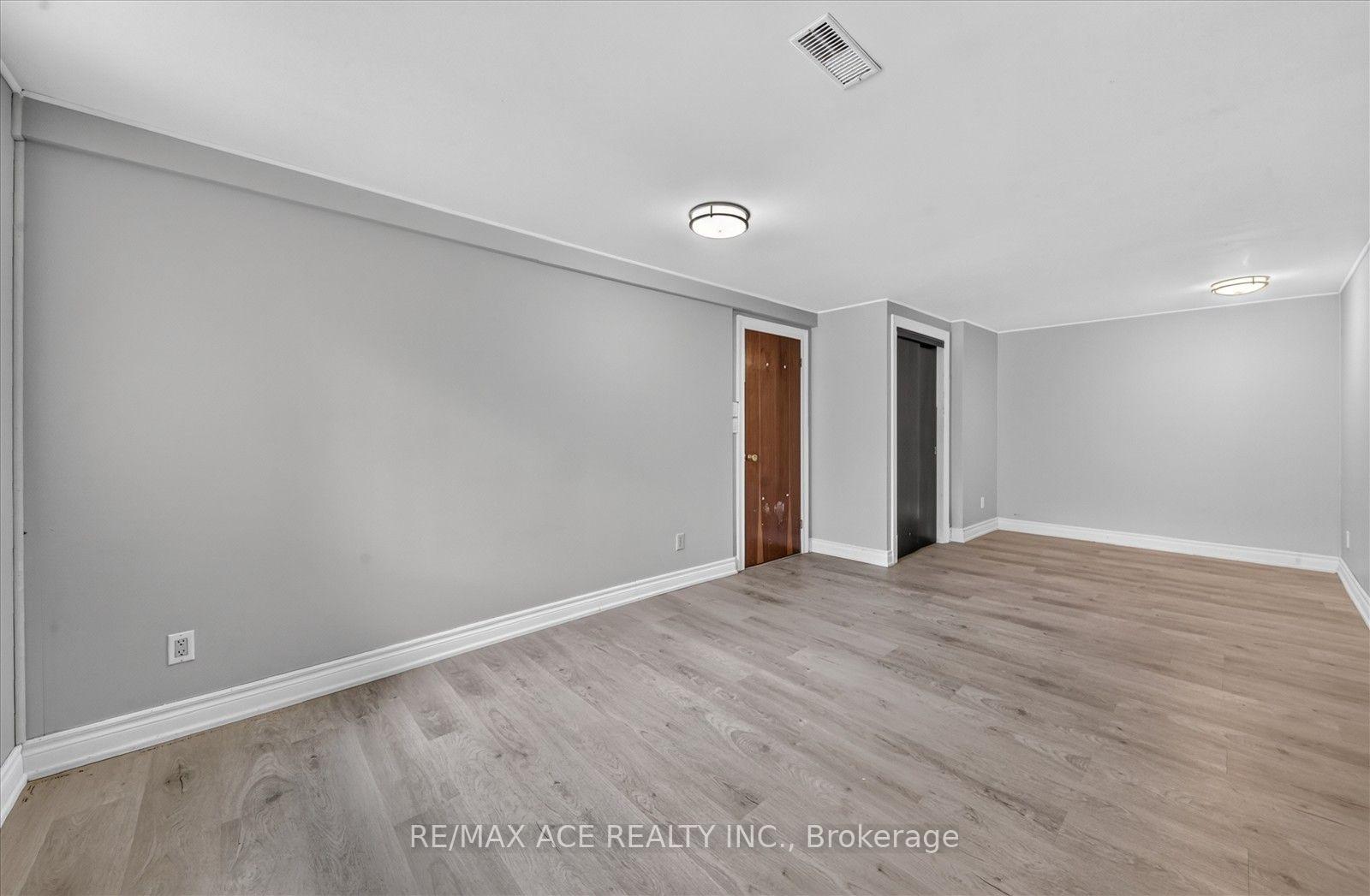 Photo 33 of 3 Pipestone Place, Etobicoke, Elms-Old Rexdale — HOMEH
