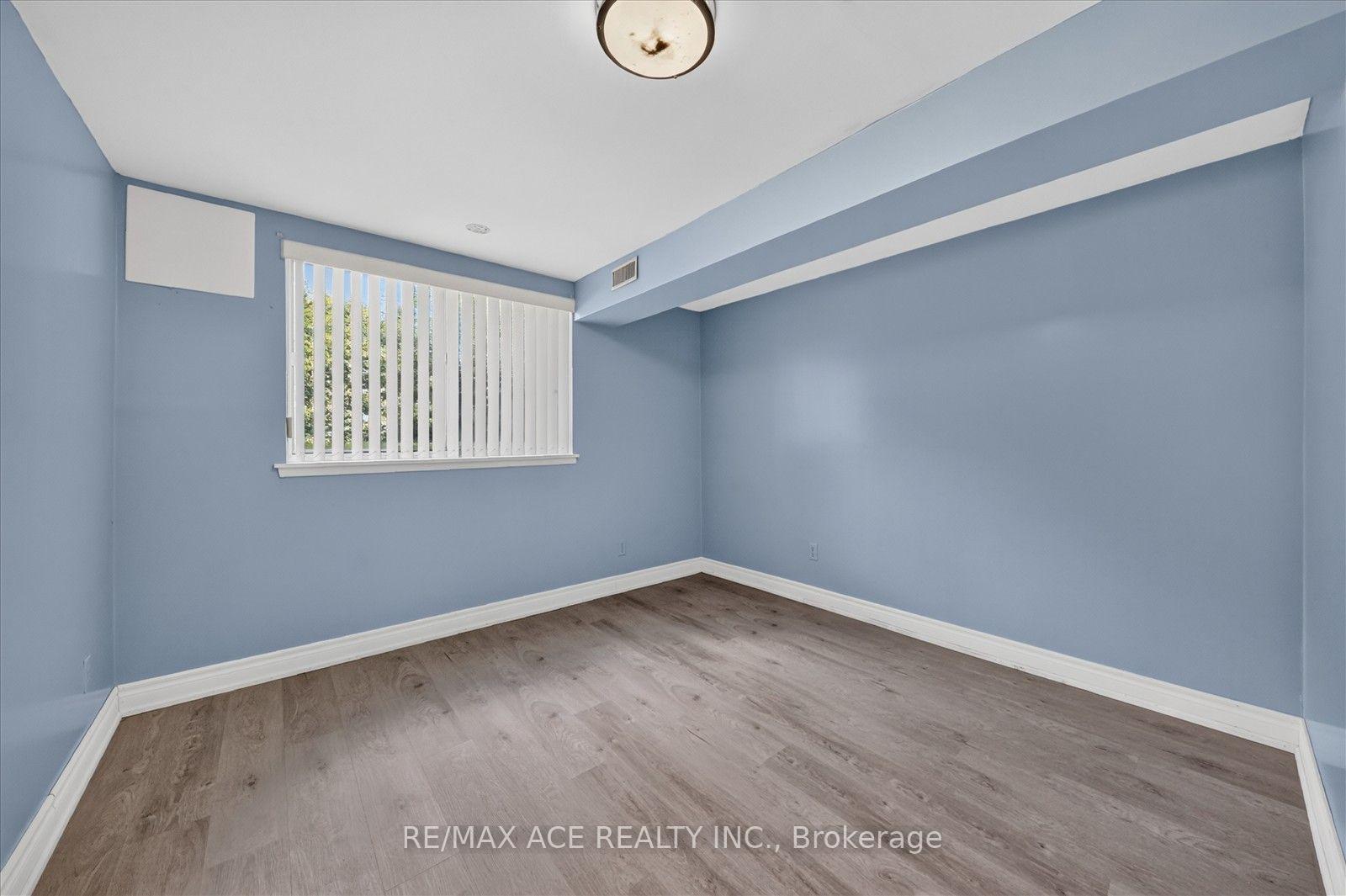 Photo 34 of 3 Pipestone Place, Etobicoke, Elms-Old Rexdale — HOMEH