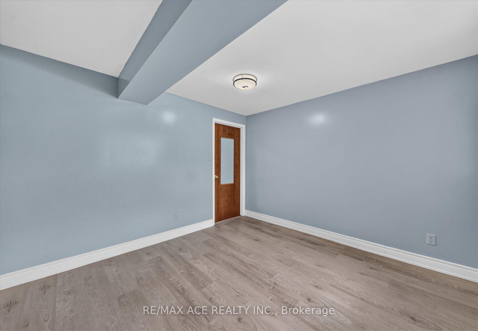 Photo 35 of 3 Pipestone Place, Etobicoke, Elms-Old Rexdale — HOMEH