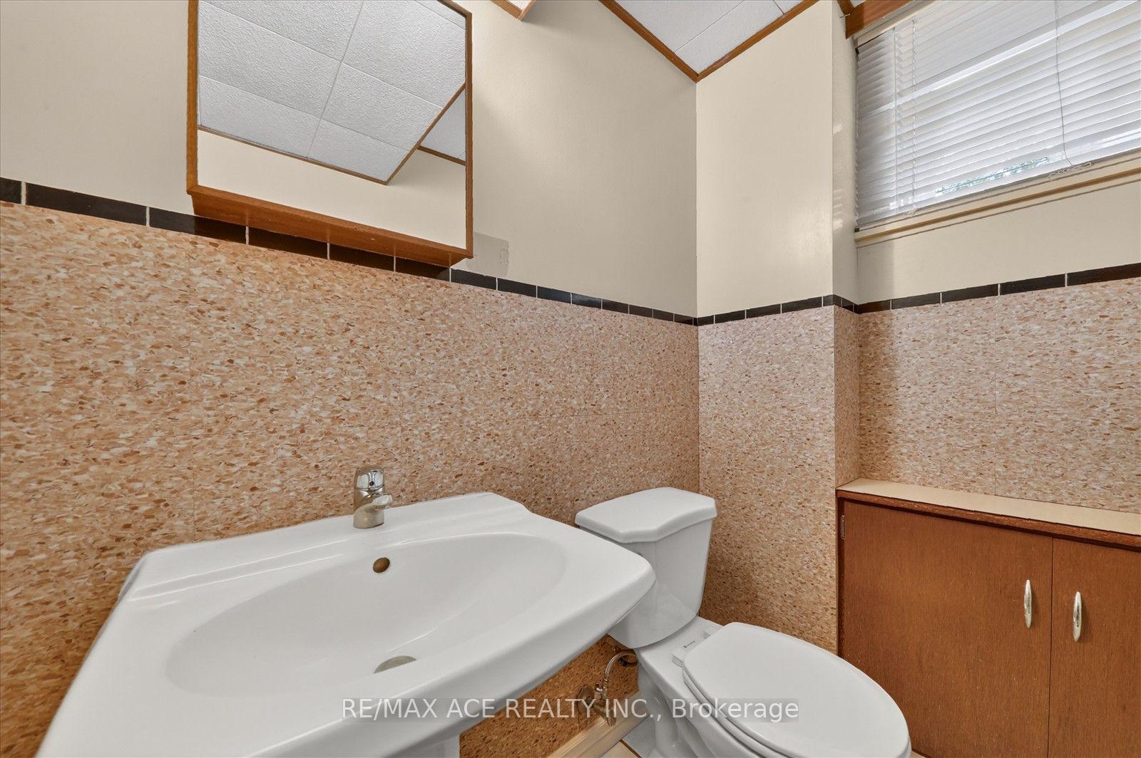 Photo 37 of 3 Pipestone Place, Etobicoke, Elms-Old Rexdale — HOMEH