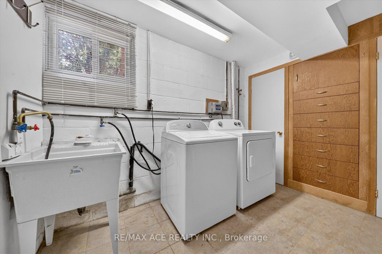 Photo 38 of 3 Pipestone Place, Etobicoke, Elms-Old Rexdale — HOMEH