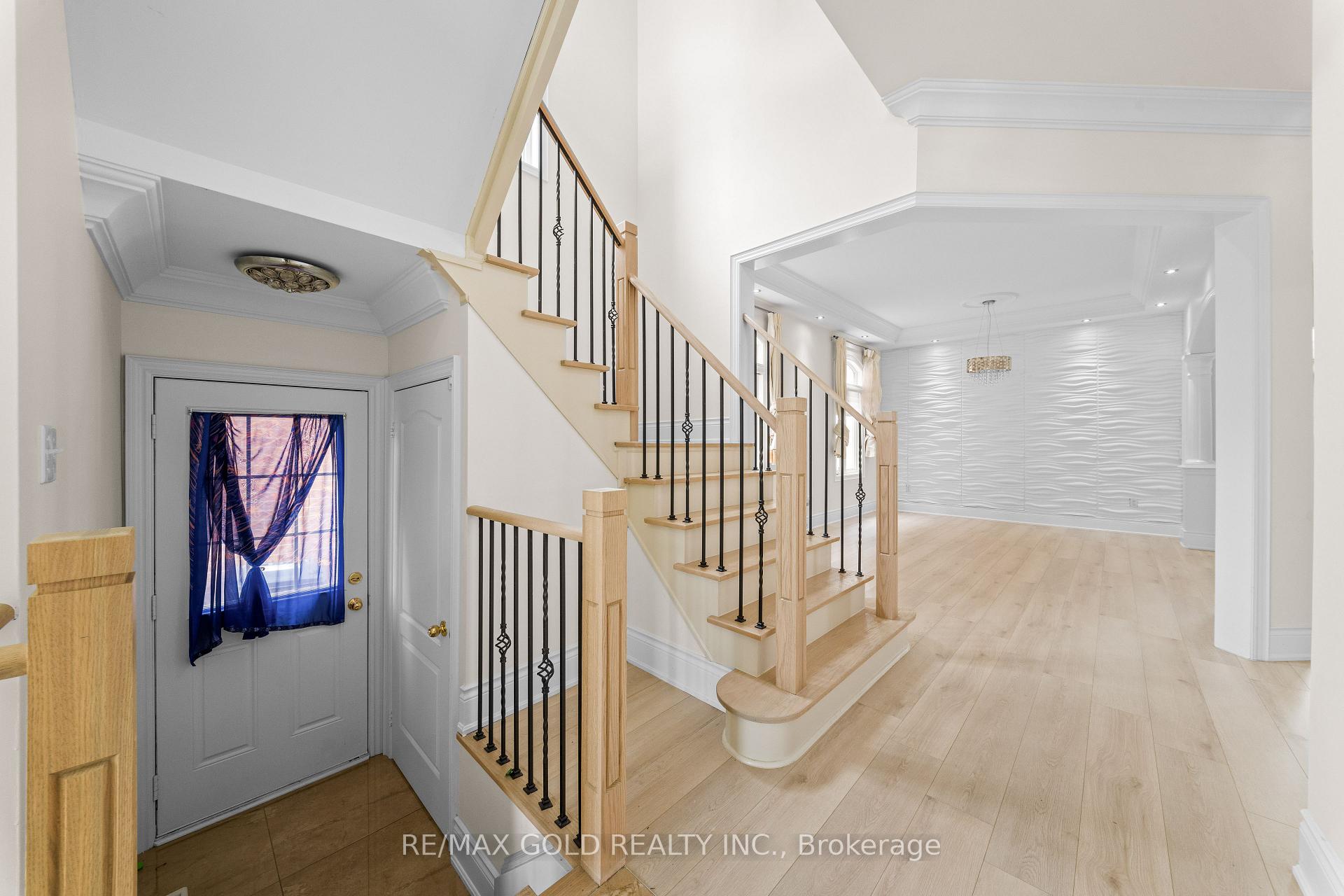 Photo 8 of 155 Bellchase Trail, Brampton, Bram East — HOMEH