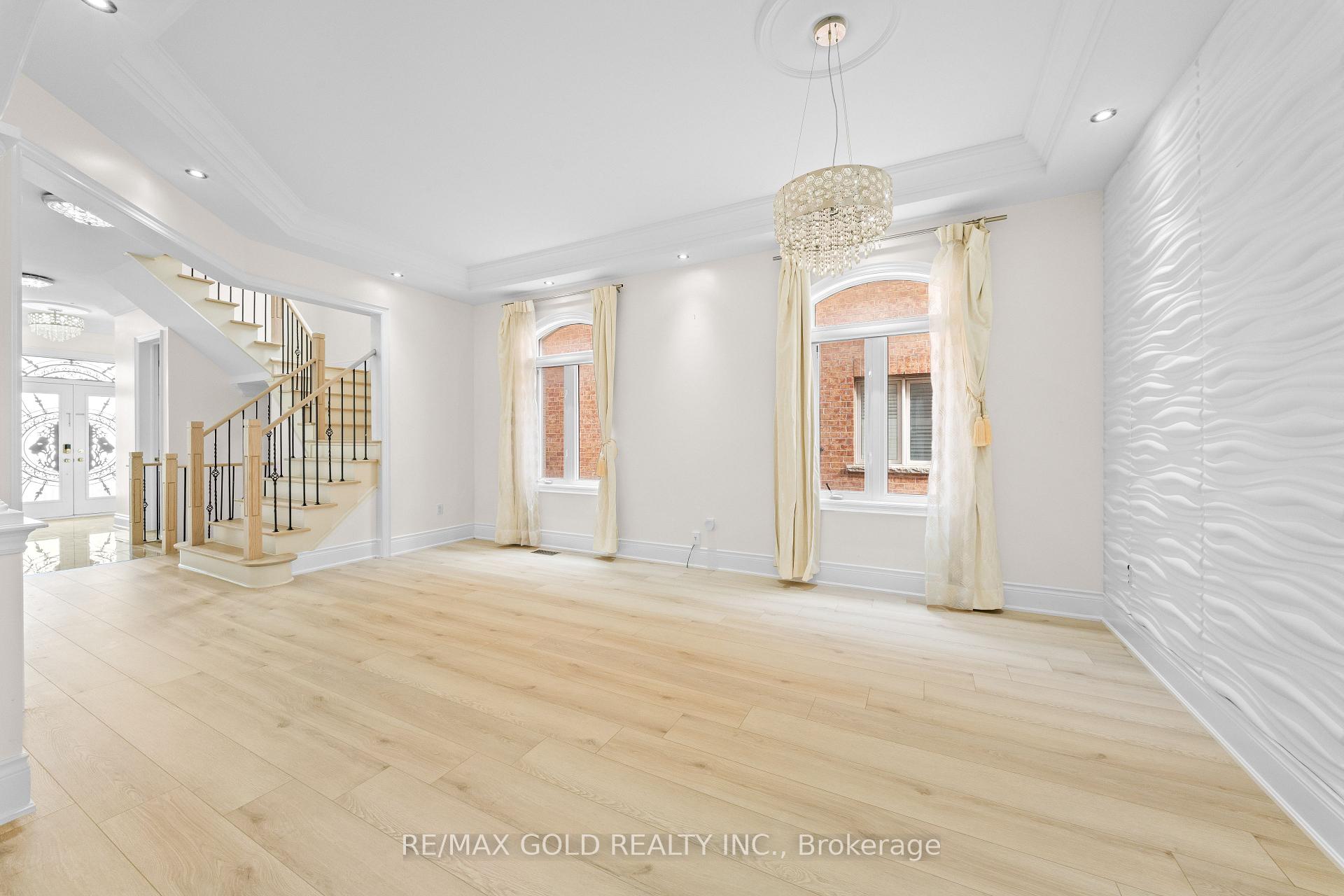 Photo 12 of 155 Bellchase Trail, Brampton, Bram East — HOMEH