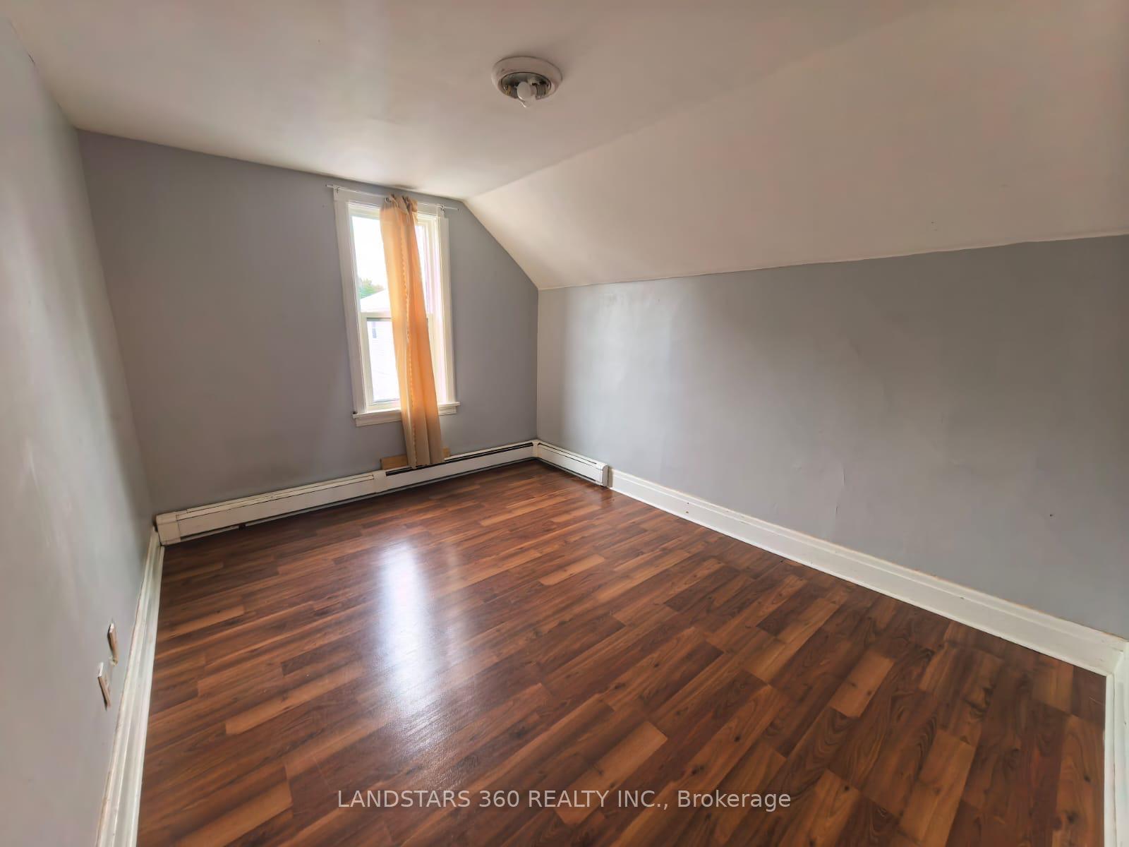 Photo 12 of 72 Breithaupt Street, Waterloo, Mount Hope Huron Park — HOMEH