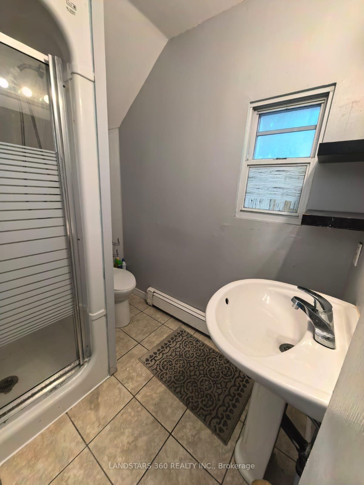 Photo 14 of 72 Breithaupt Street, Waterloo, Mount Hope Huron Park — HOMEH