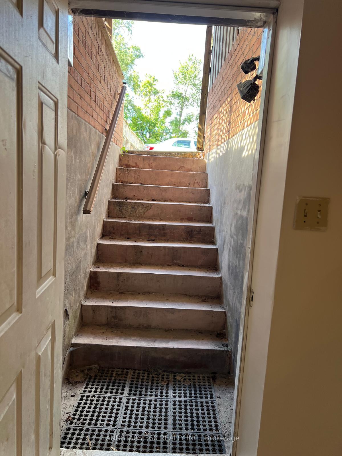 Photo 16 of 72 Breithaupt Street, Waterloo, Mount Hope Huron Park — HOMEH