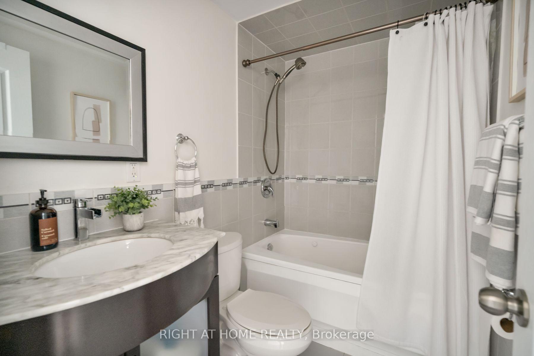 Photo 25 of 167 Goldhawk Trail, Scarborough, Milliken — HOMEH