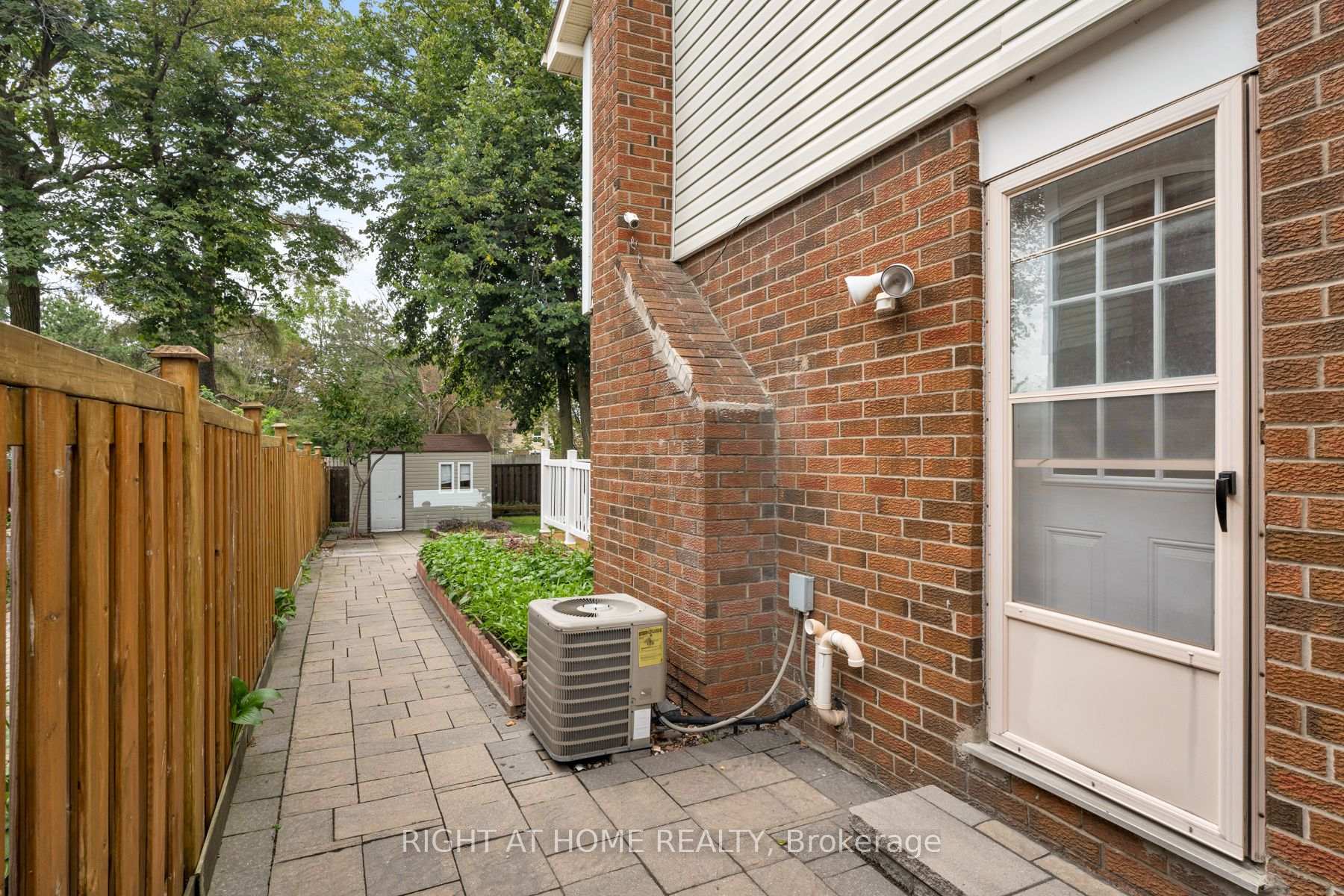 Photo 37 of 167 Goldhawk Trail, Scarborough, Milliken — HOMEH