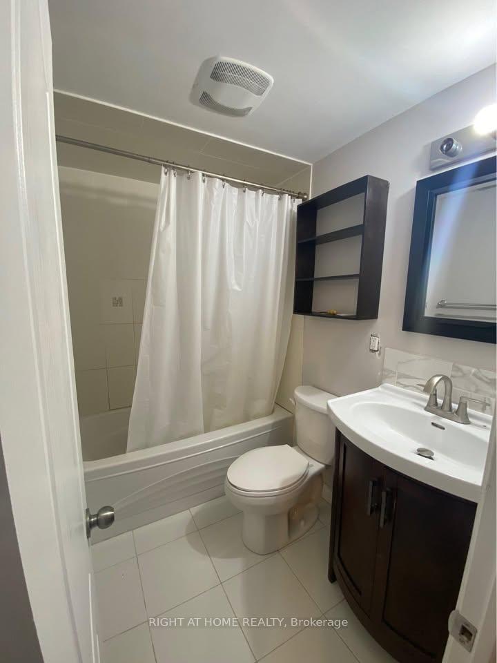 Photo 54 of 167 Goldhawk Trail, Scarborough, Milliken — HOMEH