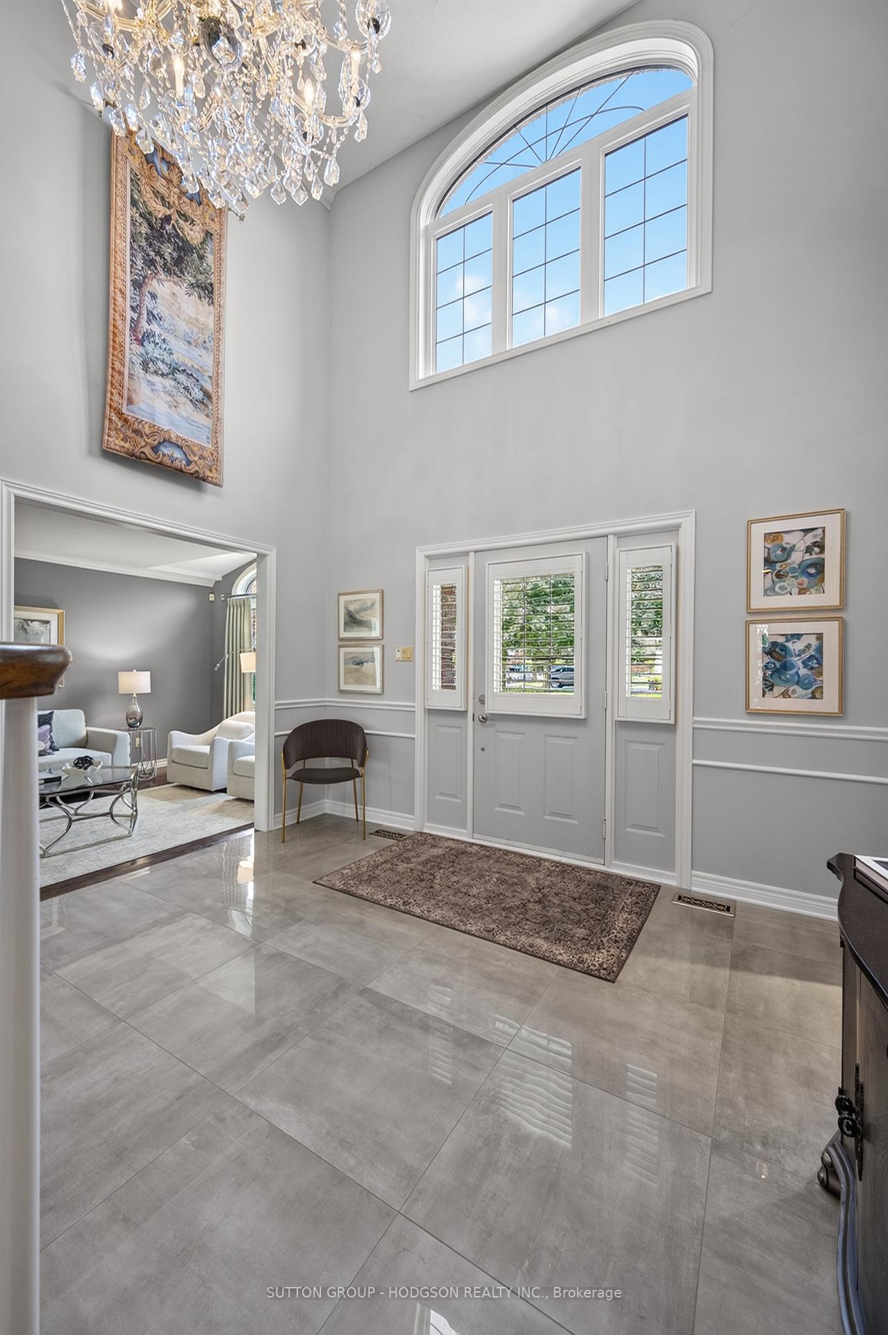 Photo 5 of 103 Carriage Hill Drive, London, North G — HOMEH