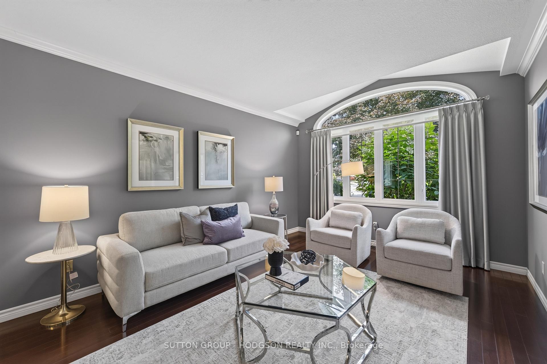 Photo 7 of 103 Carriage Hill Drive, London, North G — HOMEH