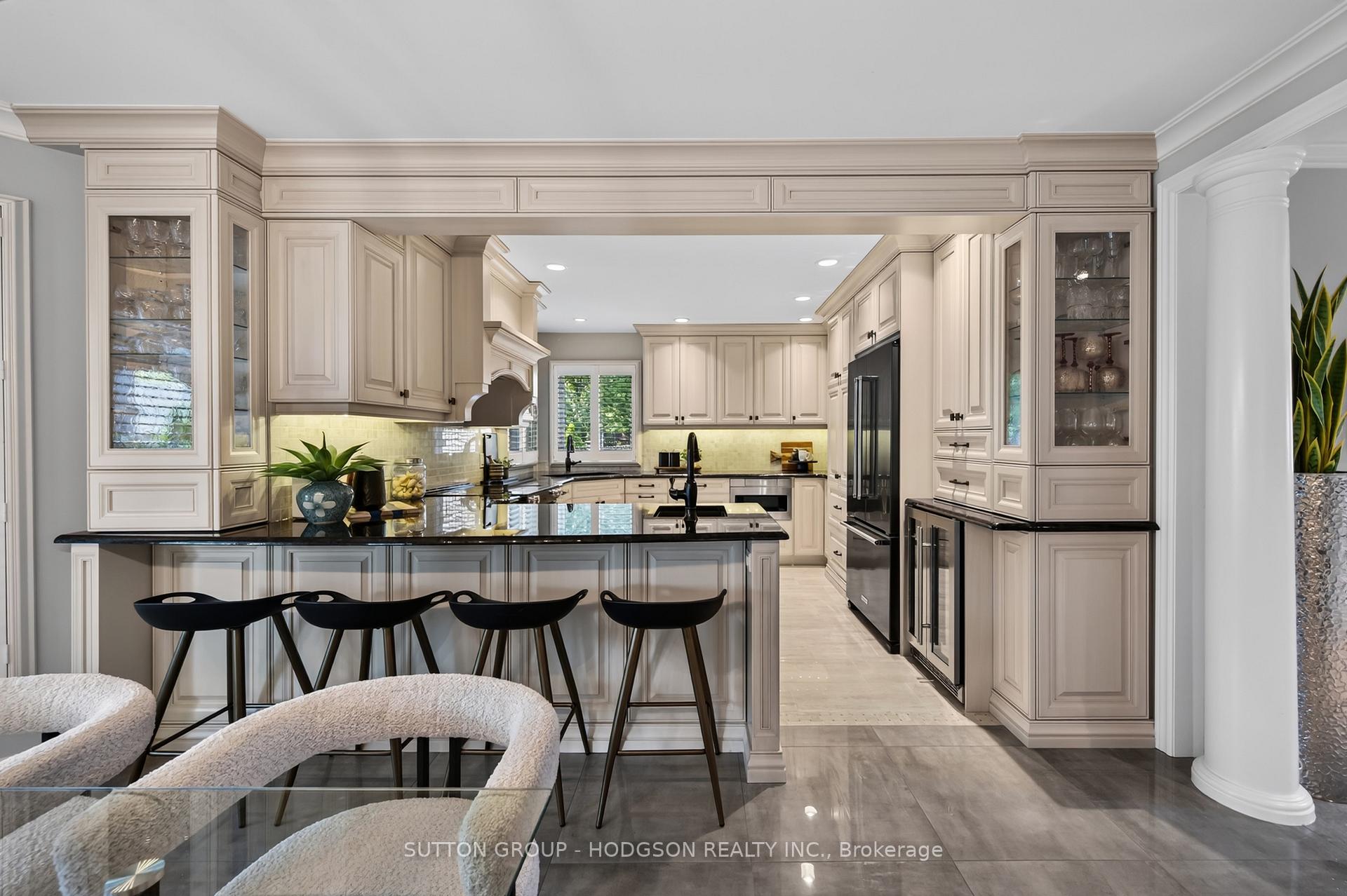 Photo 15 of 103 Carriage Hill Drive, London, North G — HOMEH