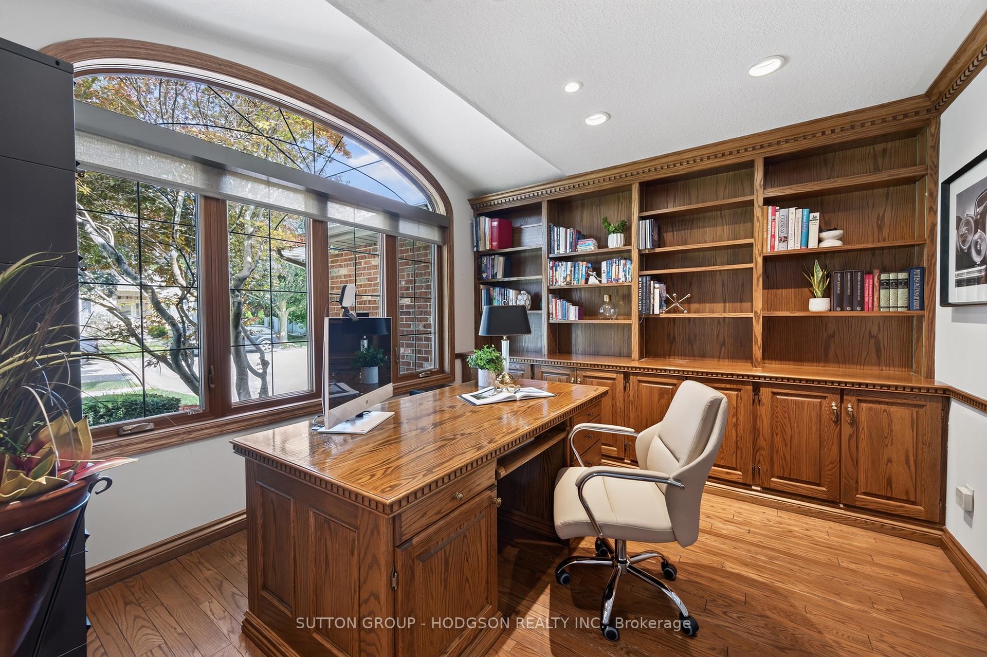 Photo 20 of 103 Carriage Hill Drive, London, North G — HOMEH