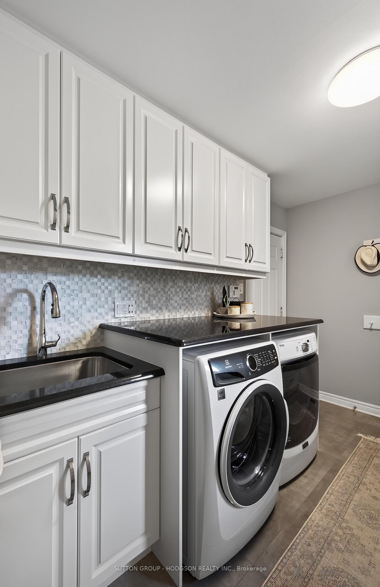Photo 21 of 103 Carriage Hill Drive, London, North G — HOMEH