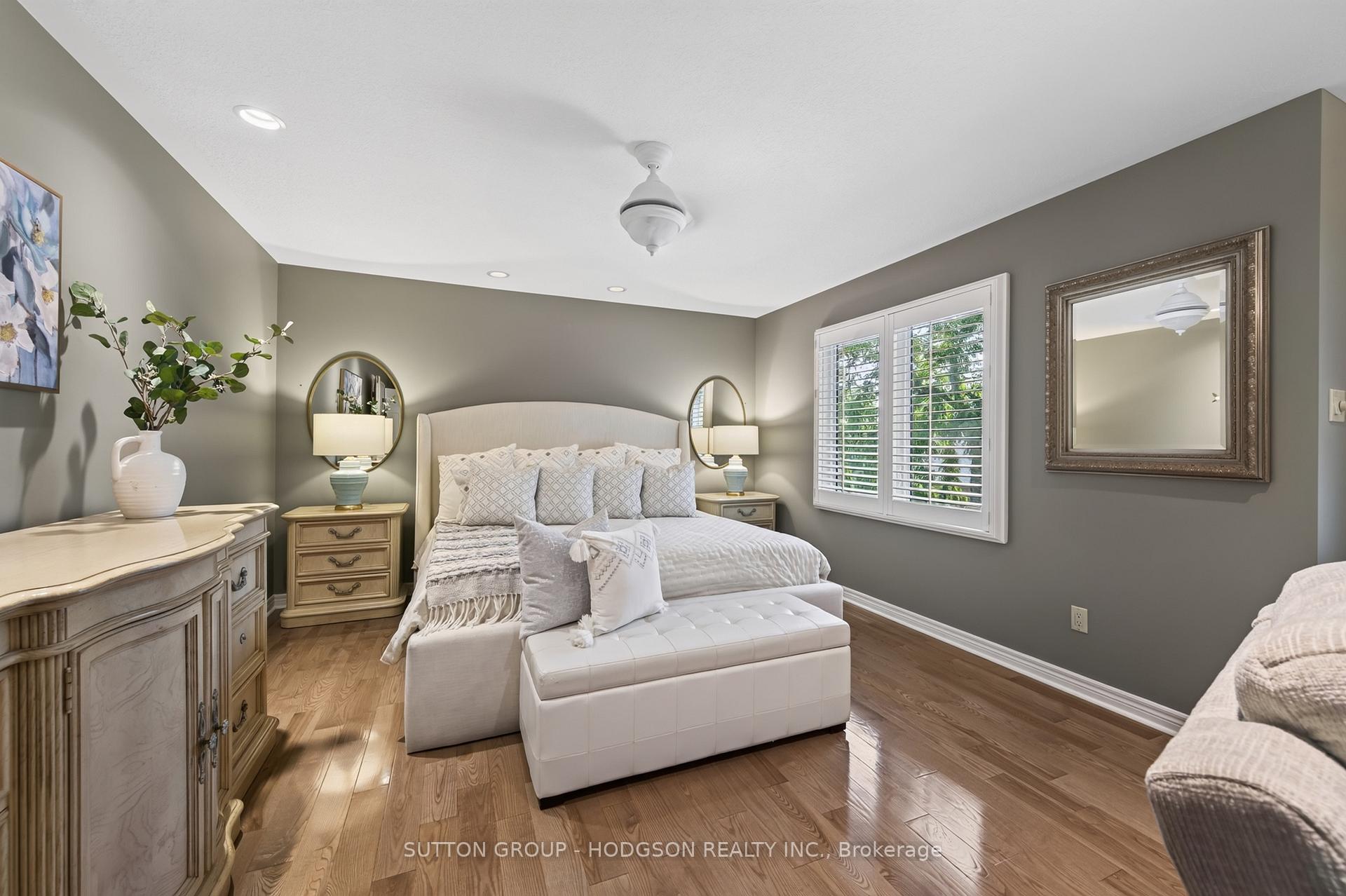 Photo 23 of 103 Carriage Hill Drive, London, North G — HOMEH
