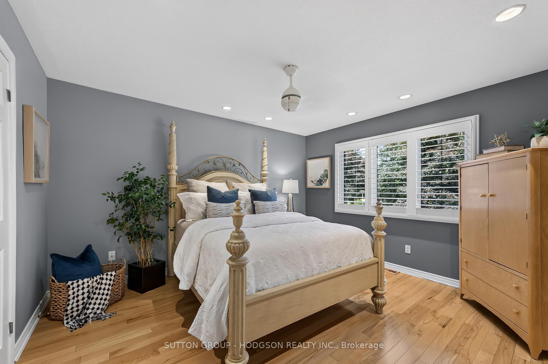 Photo 26 of 103 Carriage Hill Drive, London, North G — HOMEH