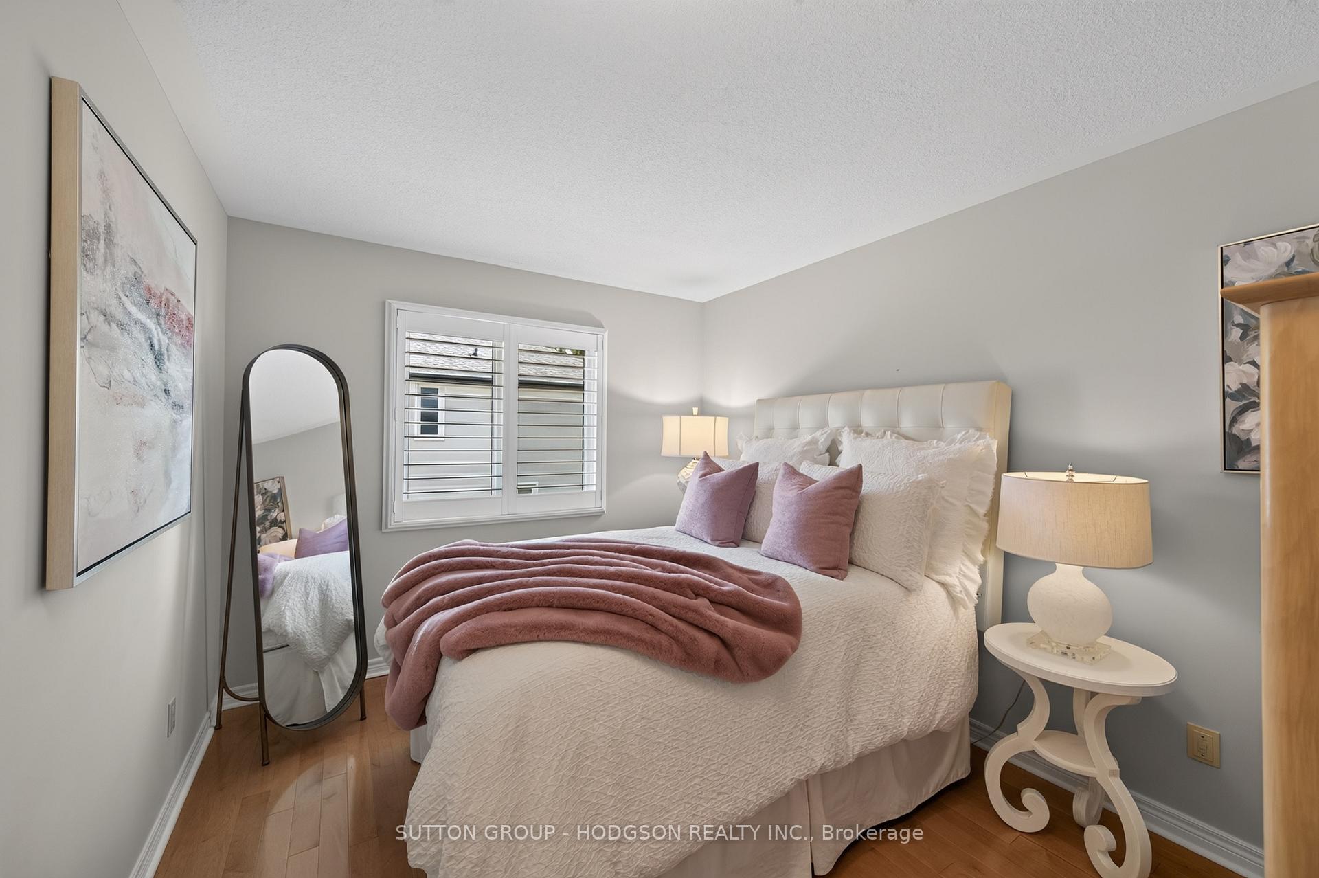 Photo 27 of 103 Carriage Hill Drive, London, North G — HOMEH