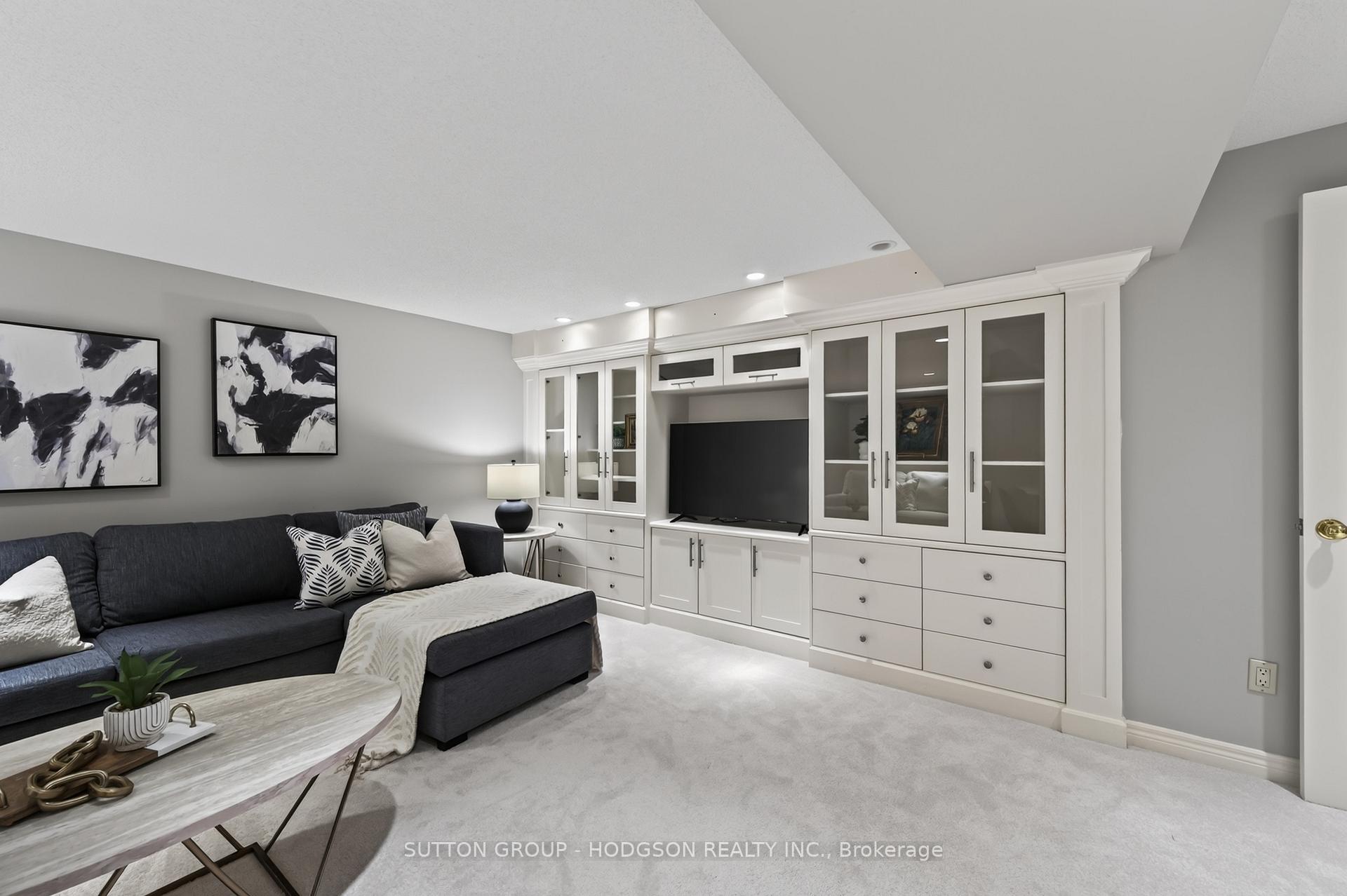 Photo 33 of 103 Carriage Hill Drive, London, North G — HOMEH