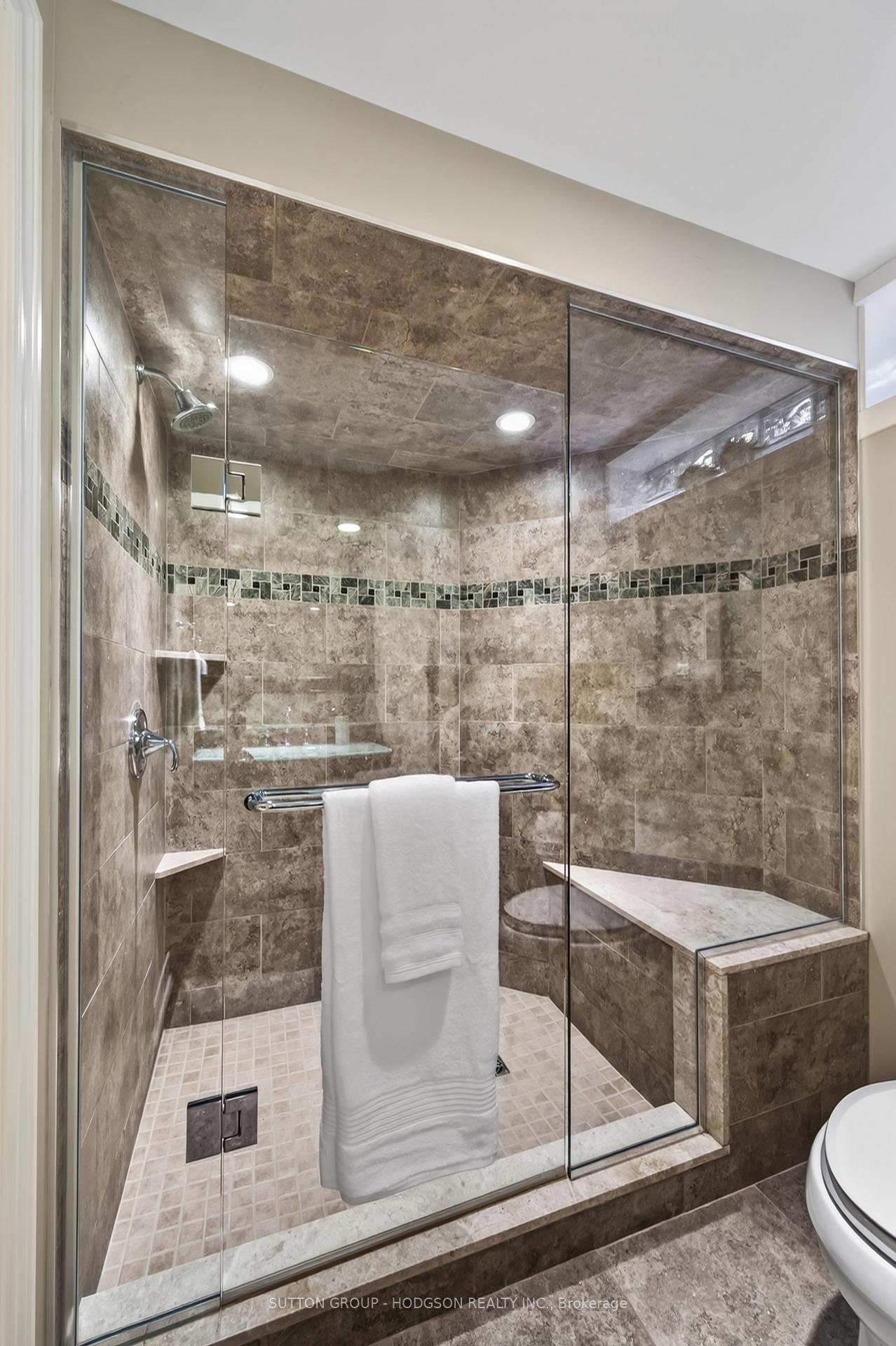 Photo 35 of 103 Carriage Hill Drive, London, North G — HOMEH