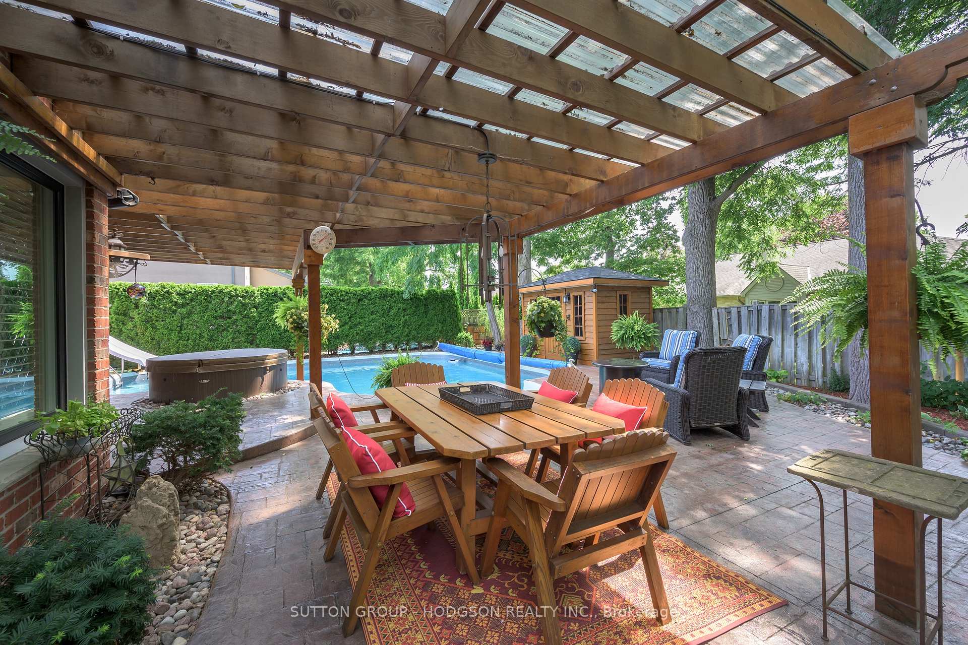 Photo 36 of 103 Carriage Hill Drive, London, North G — HOMEH