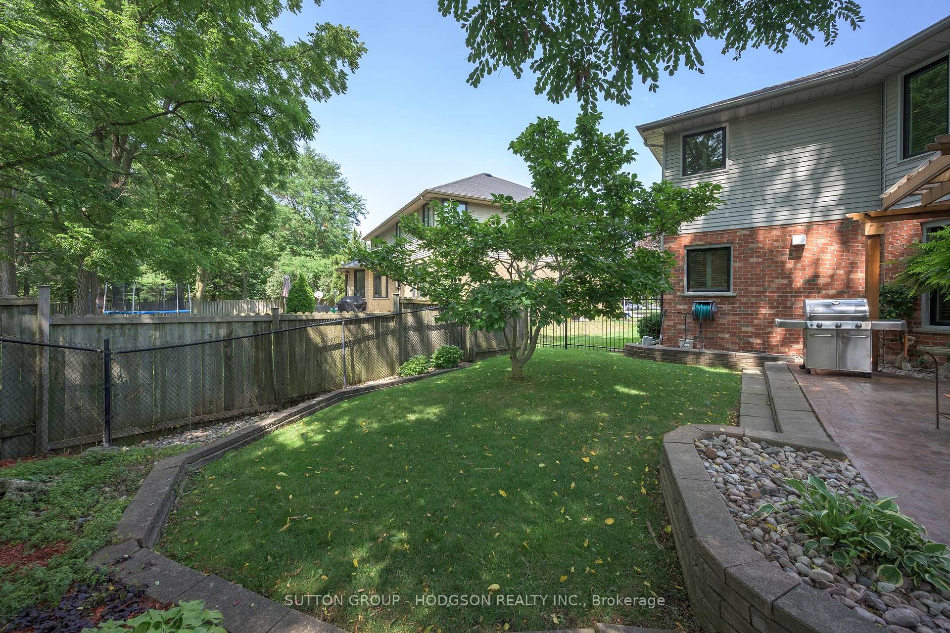 Photo 37 of 103 Carriage Hill Drive, London, North G — HOMEH