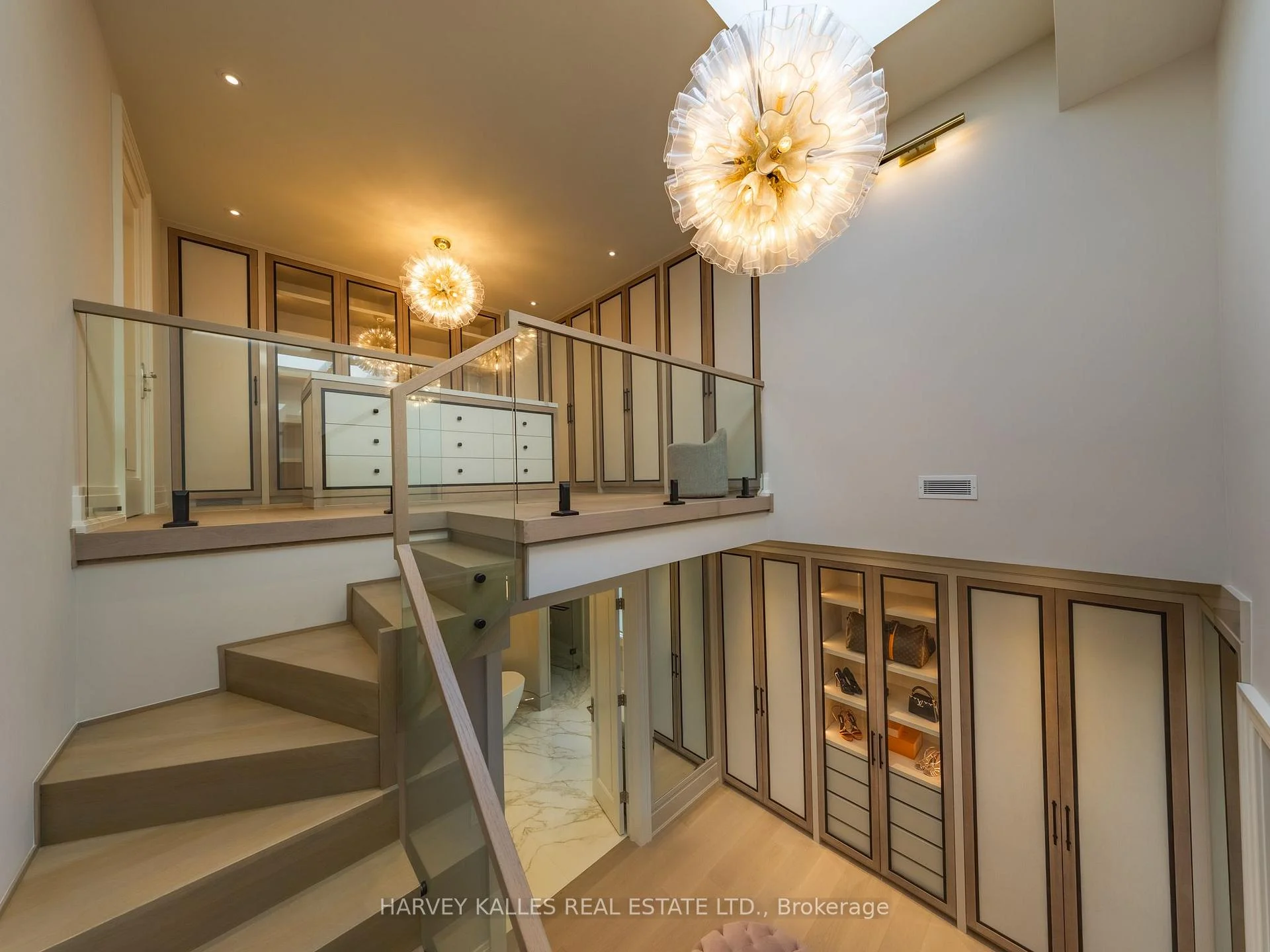 Photo 58 of 117 Yonge Boulevard, Toronto, Bedford Park-Nortown — HOMEH