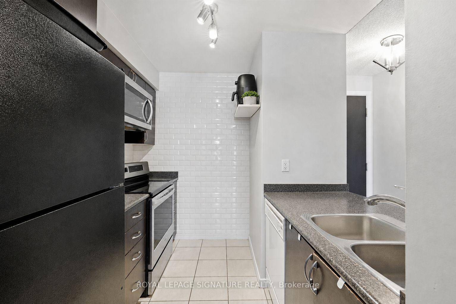 Photo 12 of Unit 1319, 60 Heintzman Street, Toronto, Junction Area — HOMEH