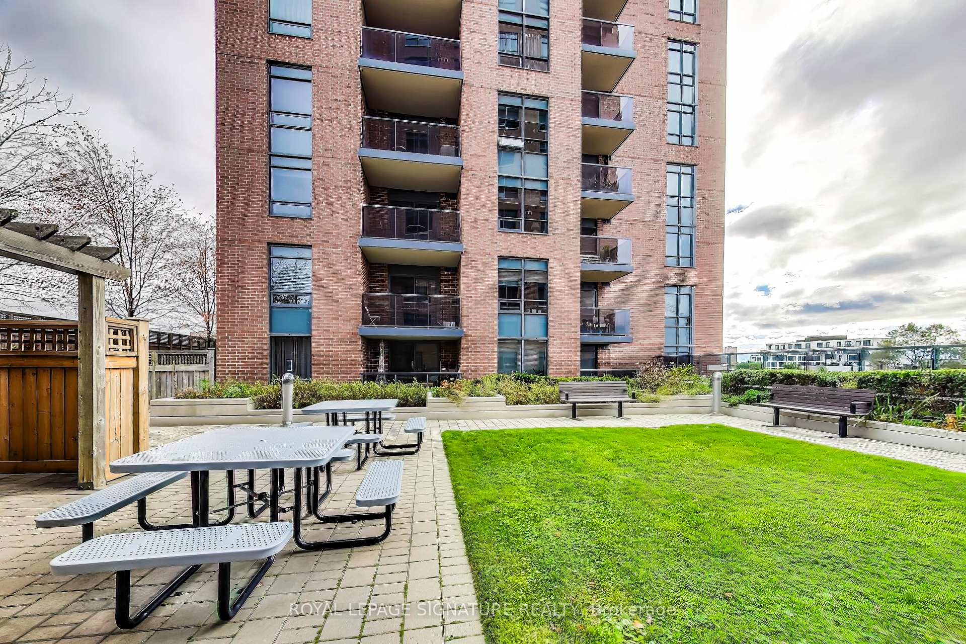 Photo 41 of Unit 1319, 60 Heintzman Street, Toronto, Junction Area — HOMEH