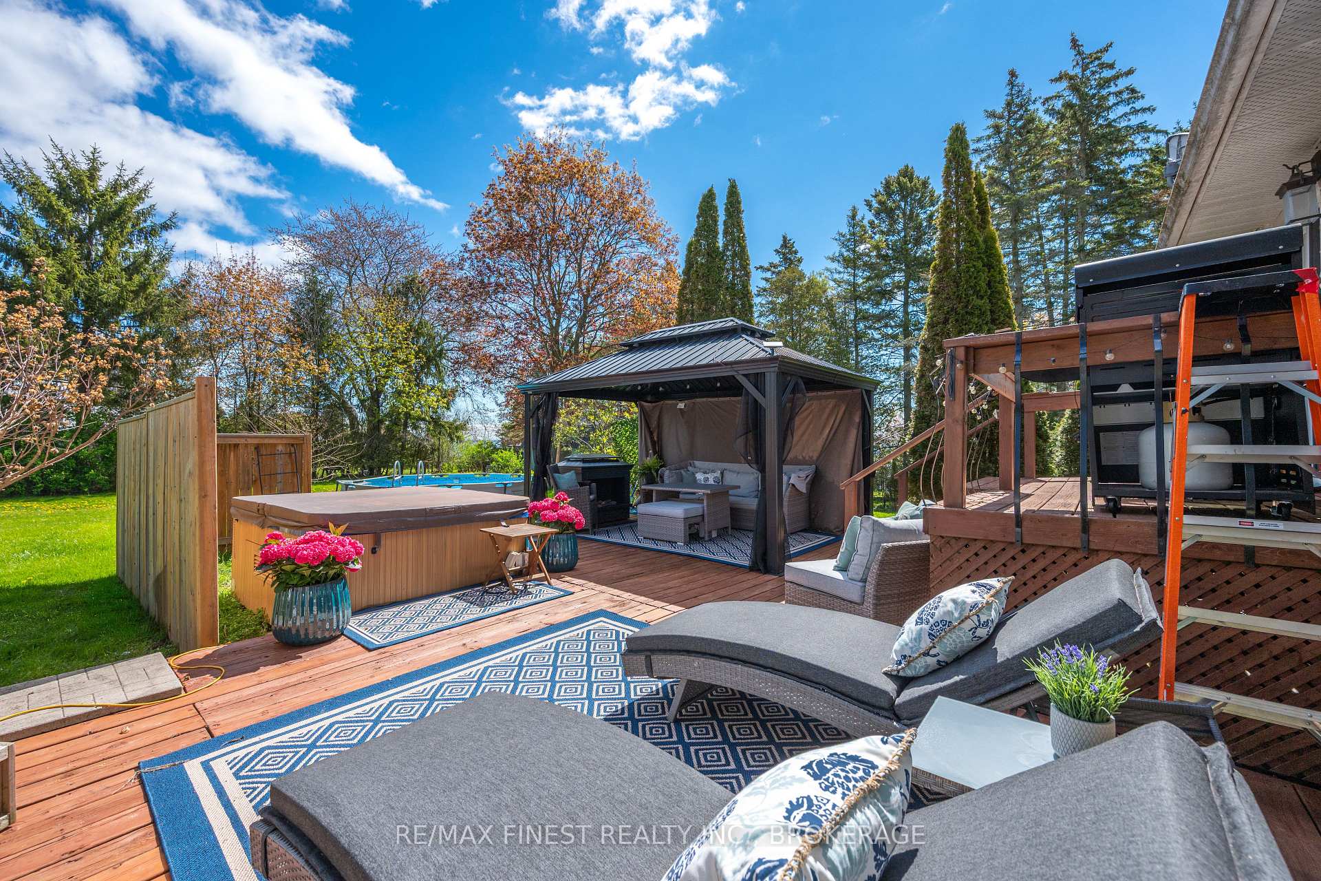 Photo 5 of 207 Meadow Crescent, Greater Napanee, Greater Napanee — HOMEH