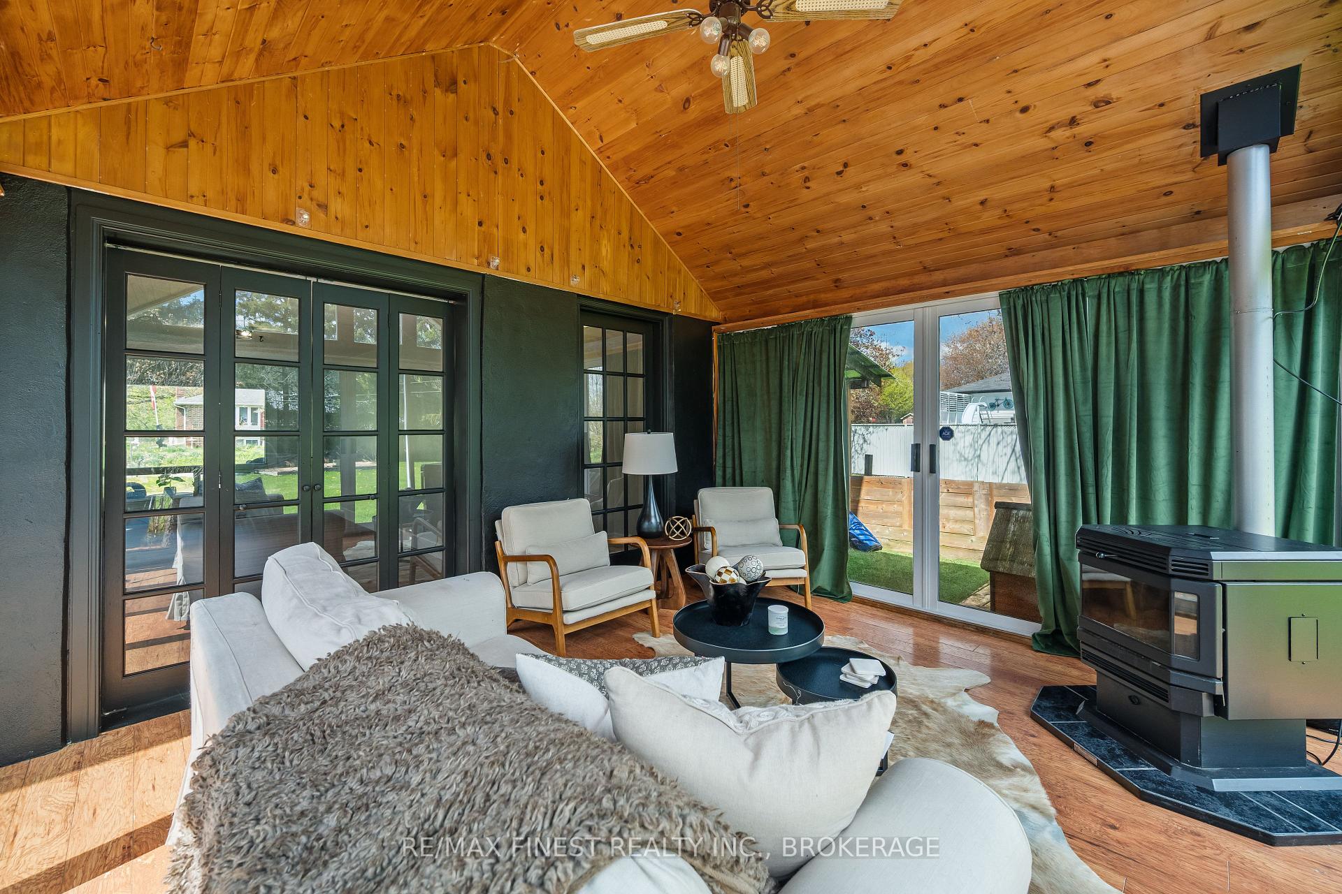 Photo 24 of 207 Meadow Crescent, Greater Napanee, Greater Napanee — HOMEH