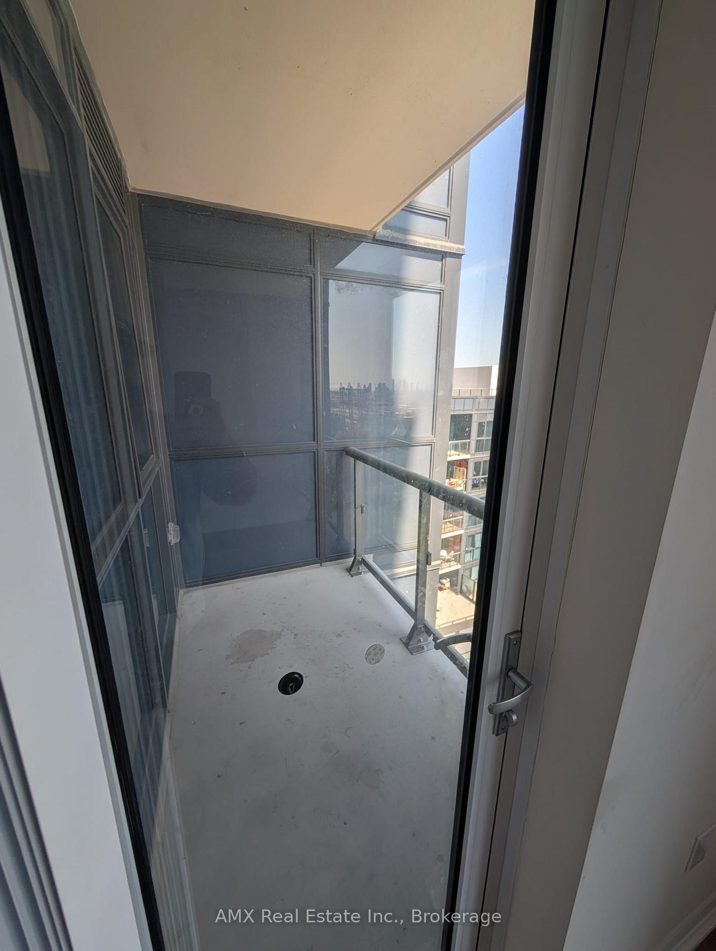 Photo 5 of Unit 1001, 50 Thomas Riley Road, Etobicoke, Islington-City Centre West — HOMEH