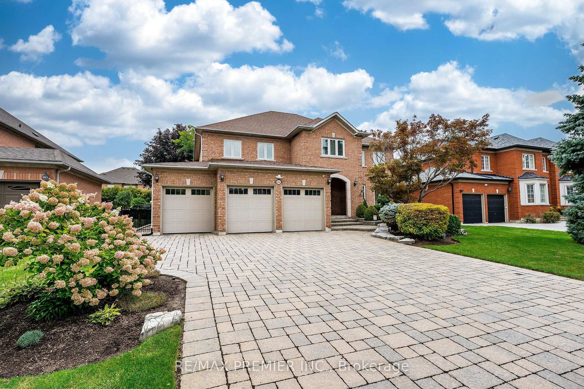 Photo 2 of 104 Cartwright Boulevard, Vaughan, East Woodbridge — HOMEH