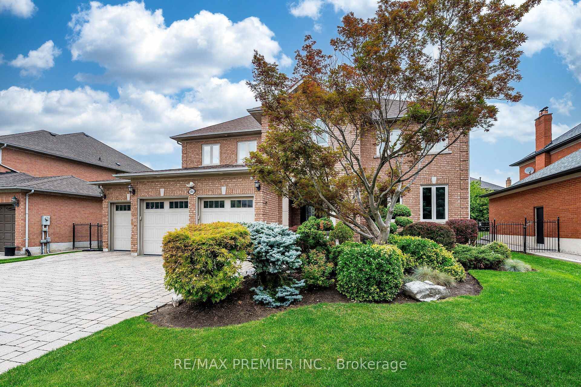 Photo 3 of 104 Cartwright Boulevard, Vaughan, East Woodbridge — HOMEH