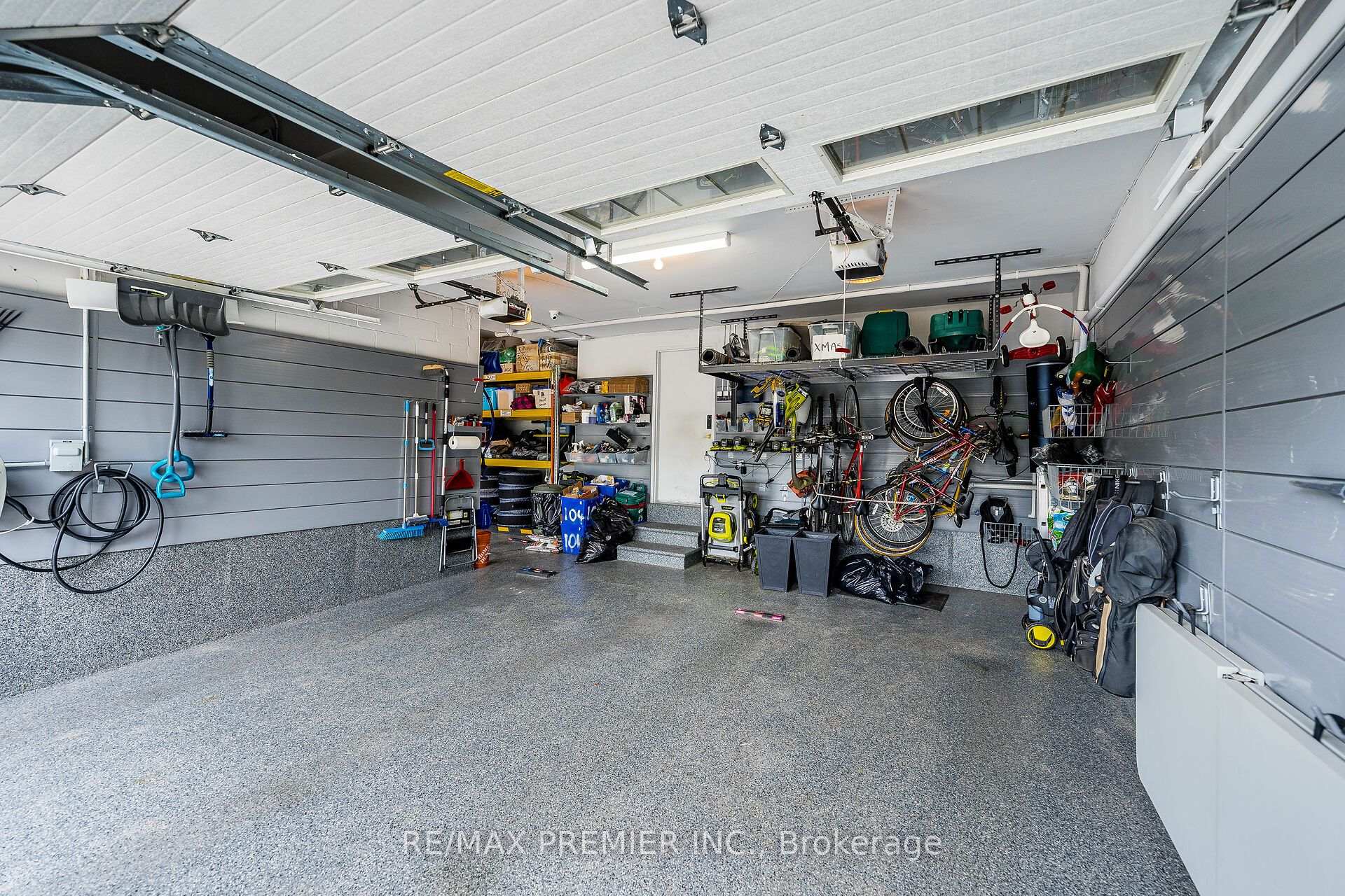 Photo 5 of 104 Cartwright Boulevard, Vaughan, East Woodbridge — HOMEH