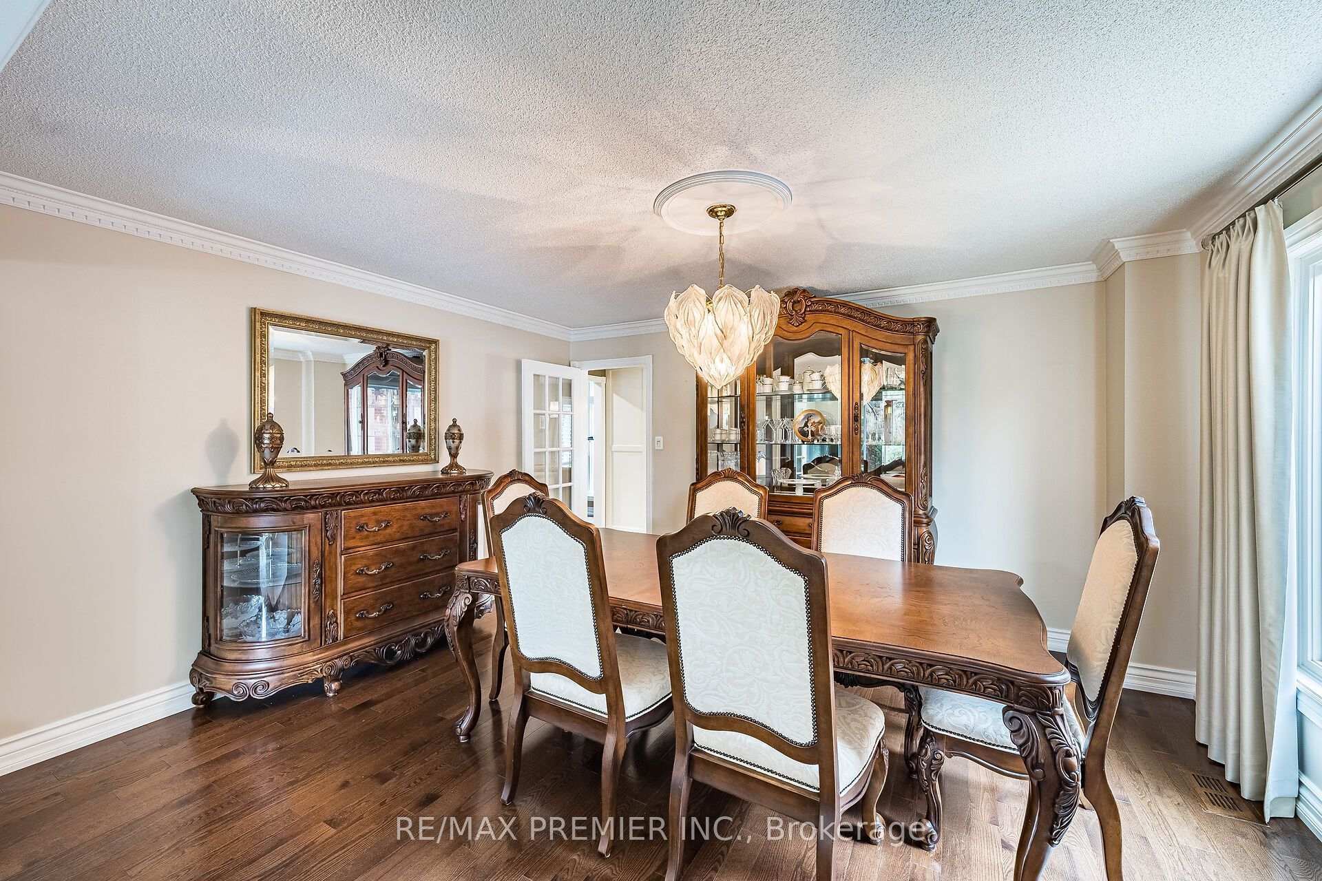 Photo 12 of 104 Cartwright Boulevard, Vaughan, East Woodbridge — HOMEH
