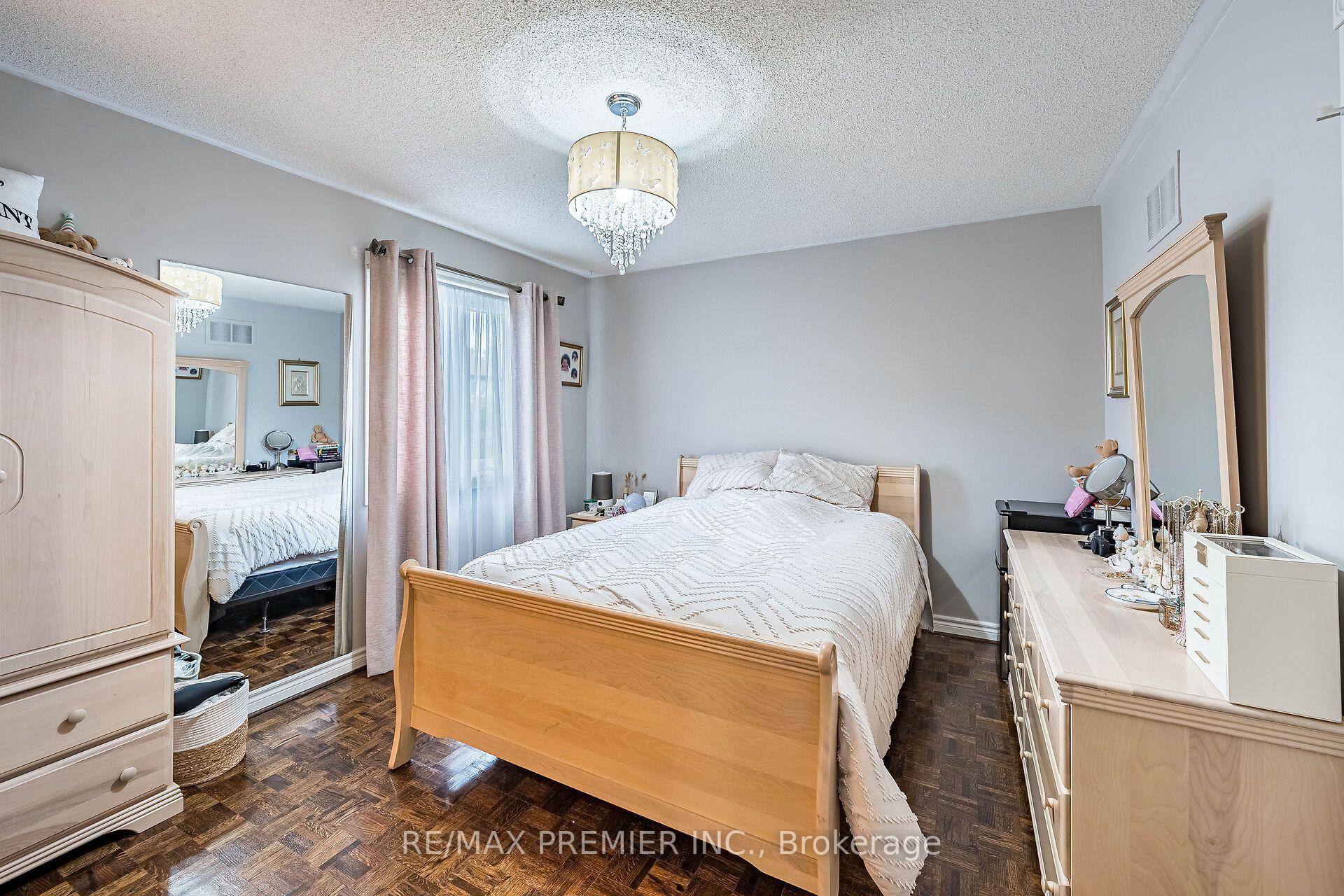 Photo 37 of 104 Cartwright Boulevard, Vaughan, East Woodbridge — HOMEH