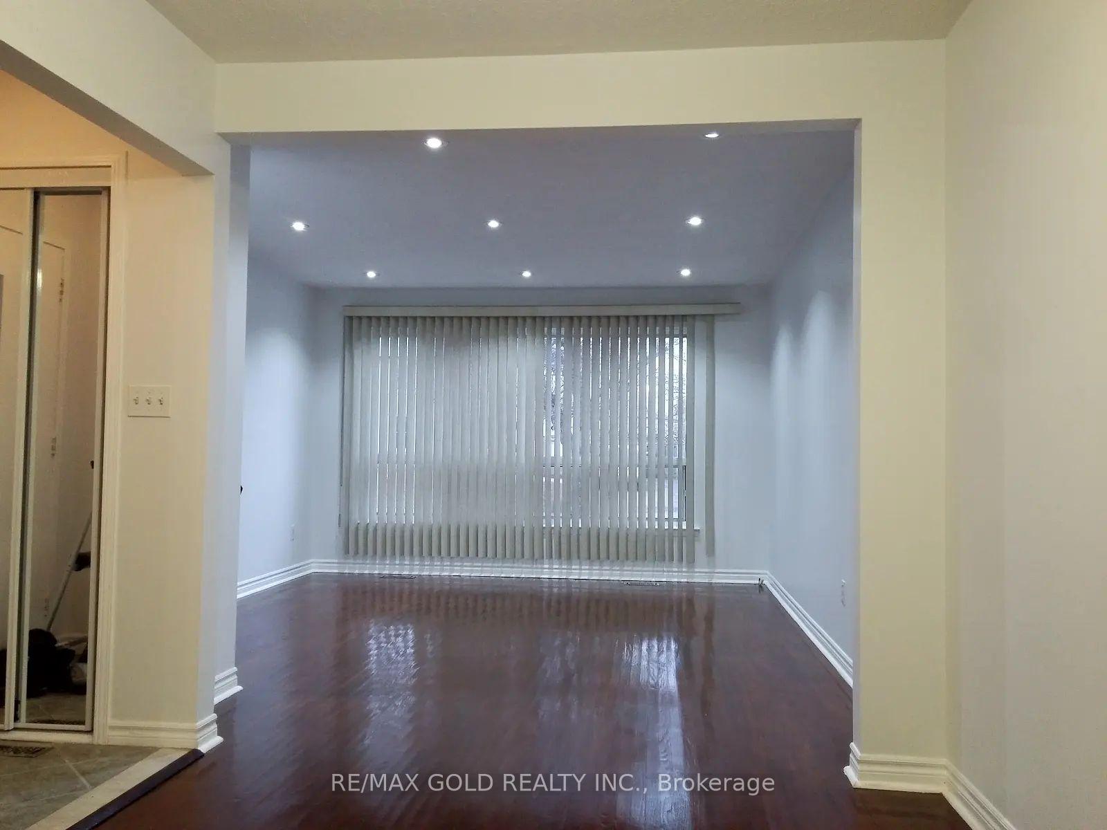 Photo 3 of Unit Upper, 7 Forsythia Road, Brampton, Southgate — HOMEH