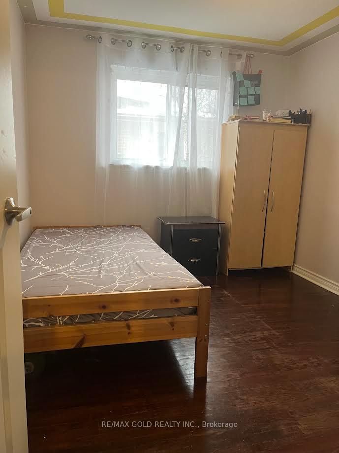 Photo 11 of Unit Upper, 7 Forsythia Road, Brampton, Southgate — HOMEH