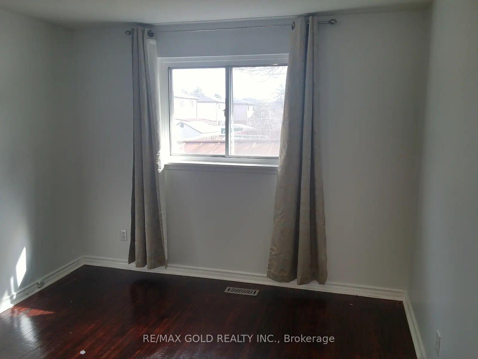 Photo 15 of Unit Upper, 7 Forsythia Road, Brampton, Southgate — HOMEH