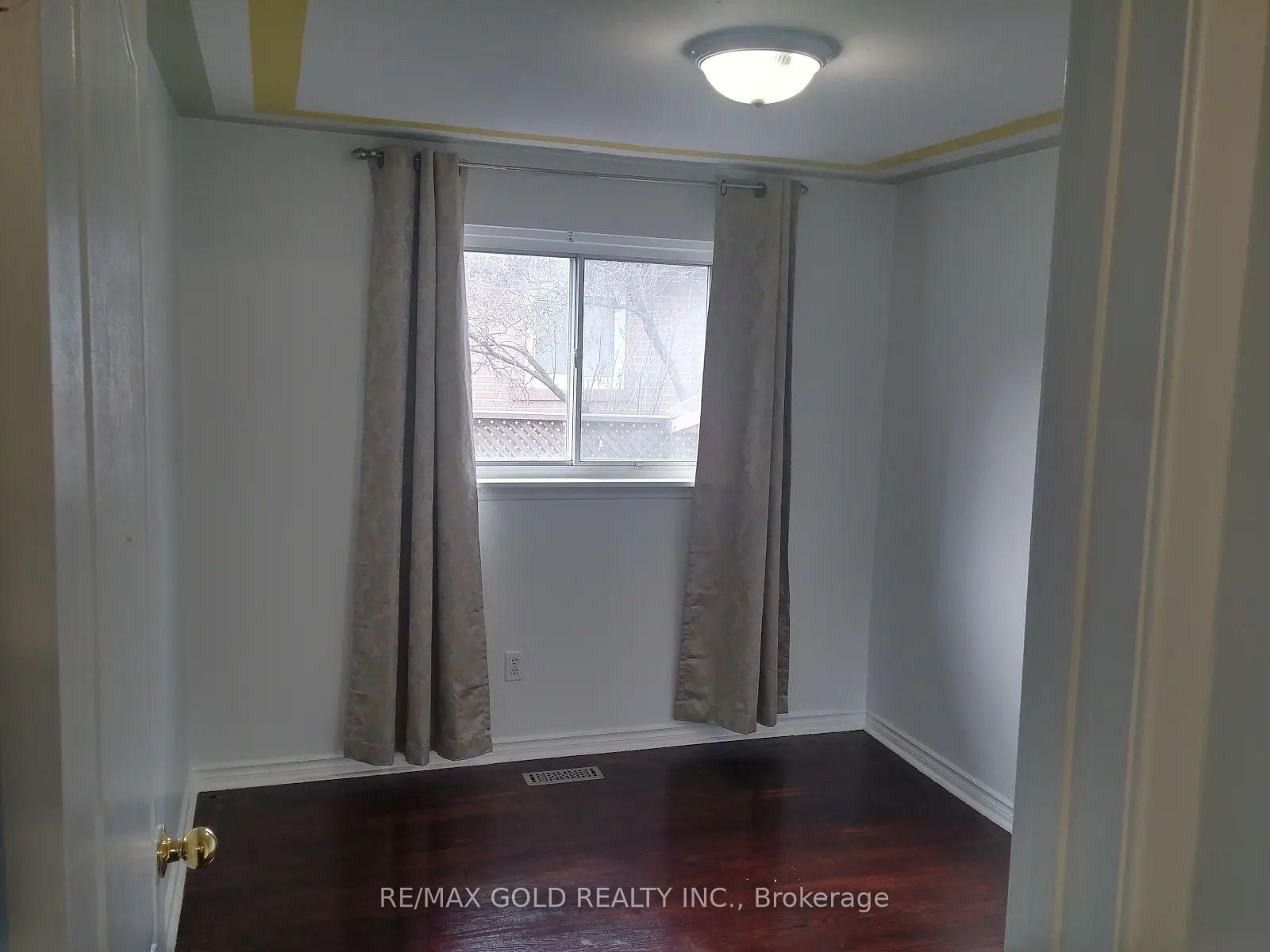Photo 16 of Unit Upper, 7 Forsythia Road, Brampton, Southgate — HOMEH