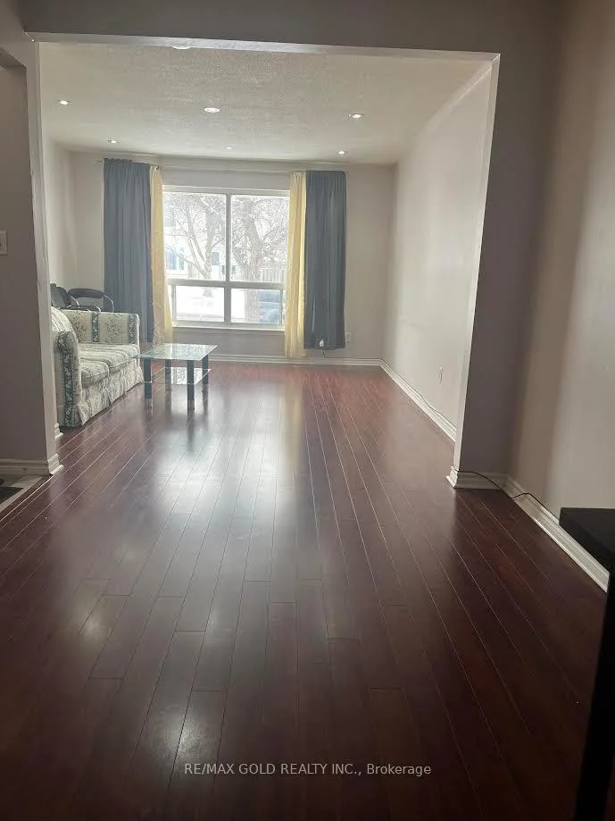 Photo 4 of Unit Upper, 7 Forsythia Road, Brampton, Southgate — HOMEH