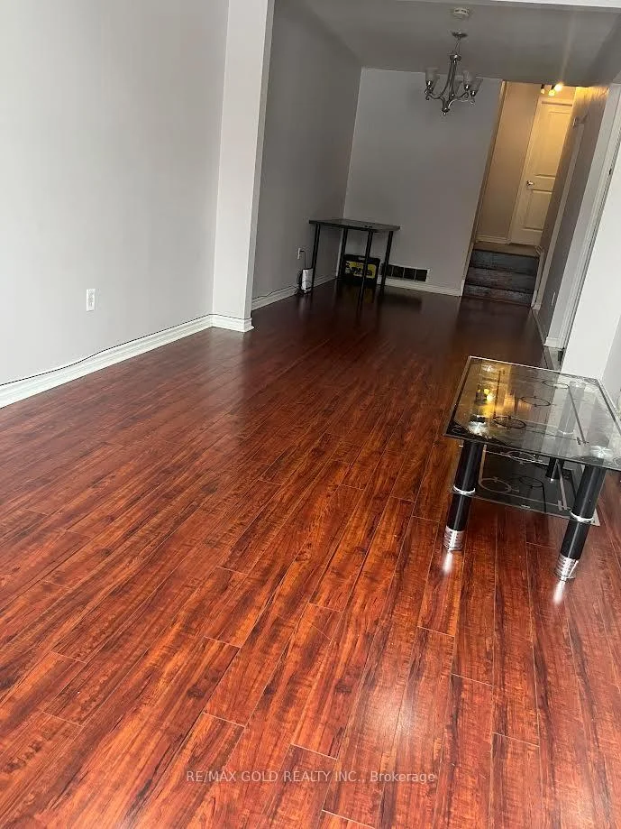 Photo 6 of Unit Upper, 7 Forsythia Road, Brampton, Southgate — HOMEH