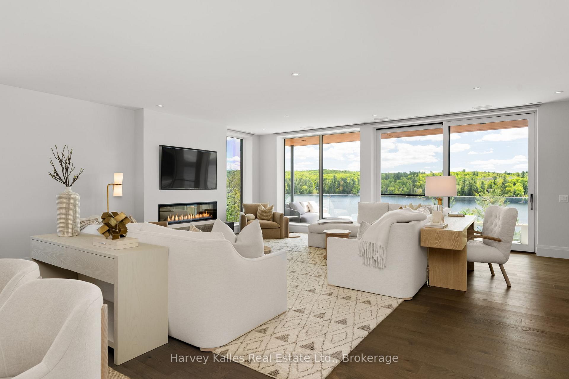 Photo of Unit 211, 727 Grandview Drive