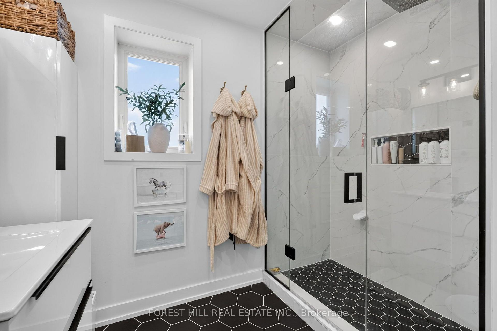 Photo 16 of 346 O'Connor Drive, Toronto, East York — HOMEH