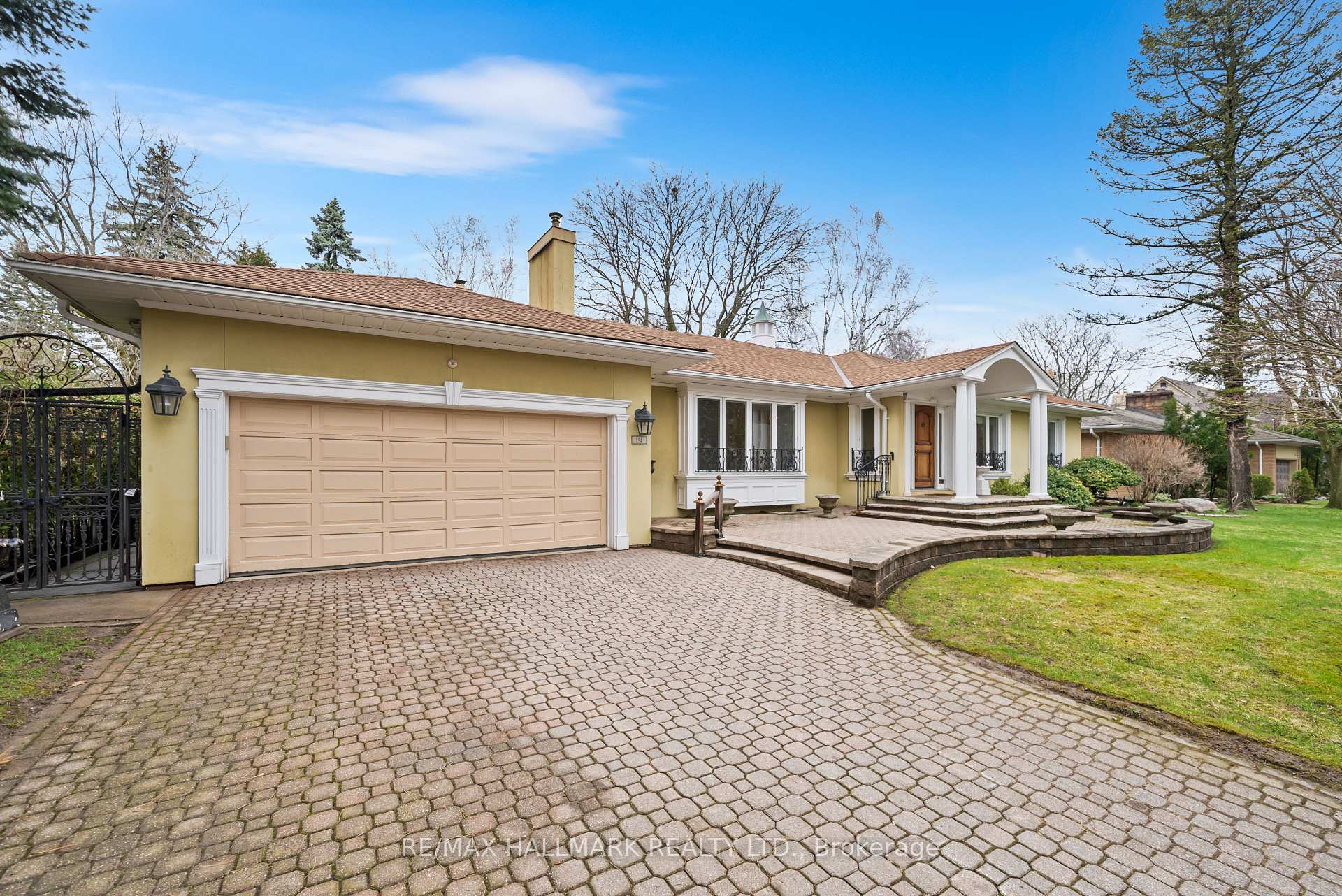 Photo 4 of 154 Valley Road, North York, Bridle Path-Sunnybrook-York Mills — HOMEH