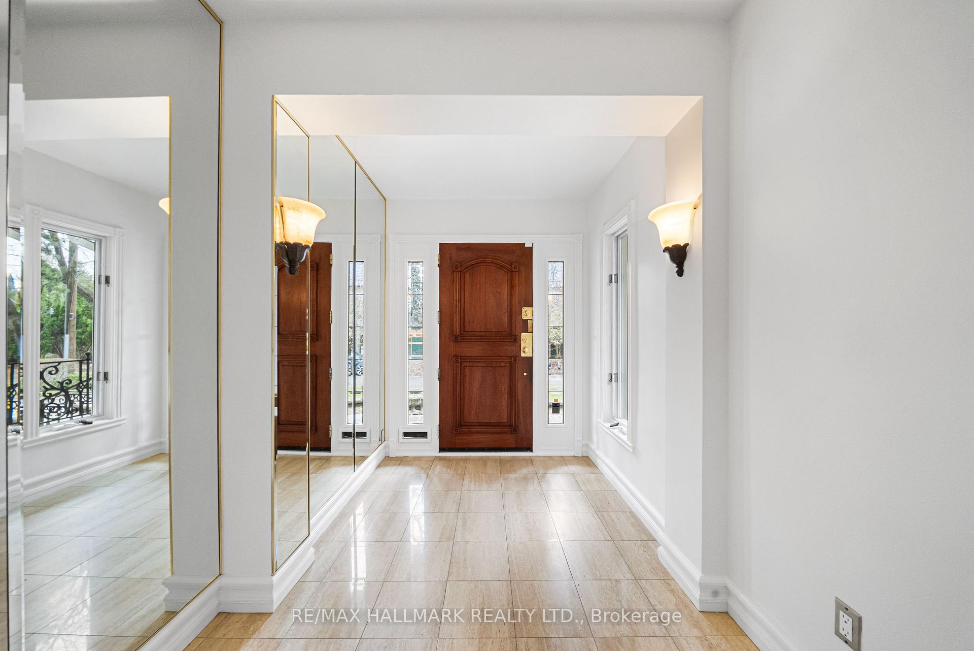 Photo 5 of 154 Valley Road, North York, Bridle Path-Sunnybrook-York Mills — HOMEH